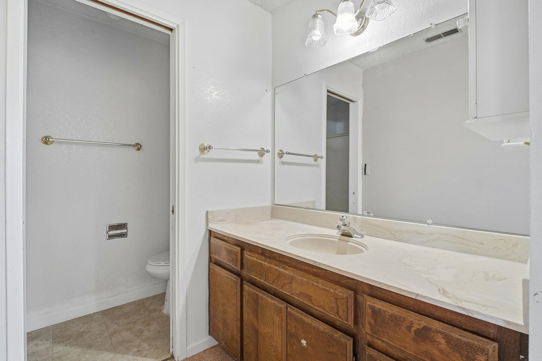 Detail Gallery Image 15 of 28 For 20139 Anita Ave, Castro Valley,  CA 94546 - 3 Beds | 2/1 Baths