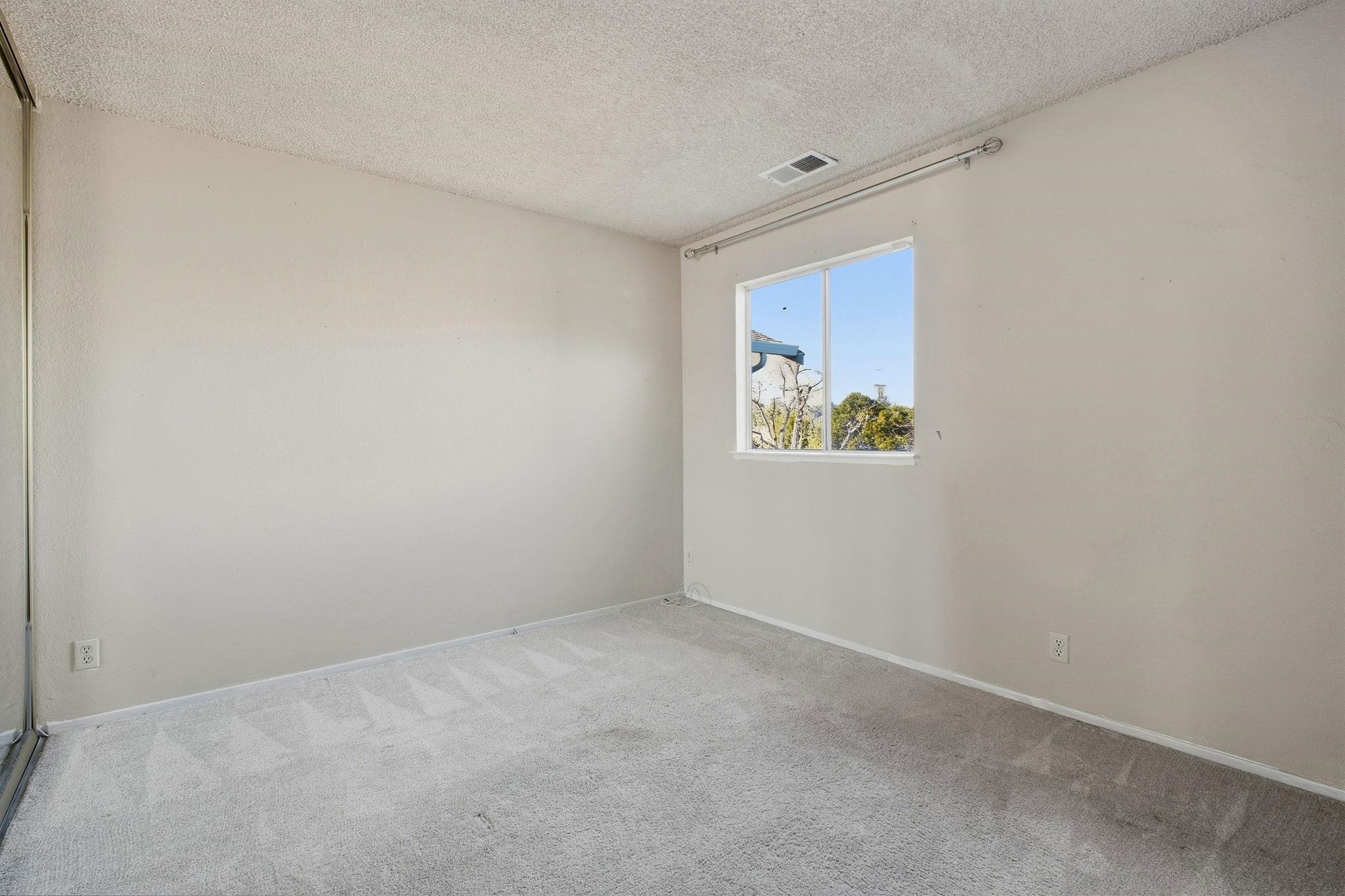 Detail Gallery Image 17 of 28 For 20139 Anita Ave, Castro Valley,  CA 94546 - 3 Beds | 2/1 Baths