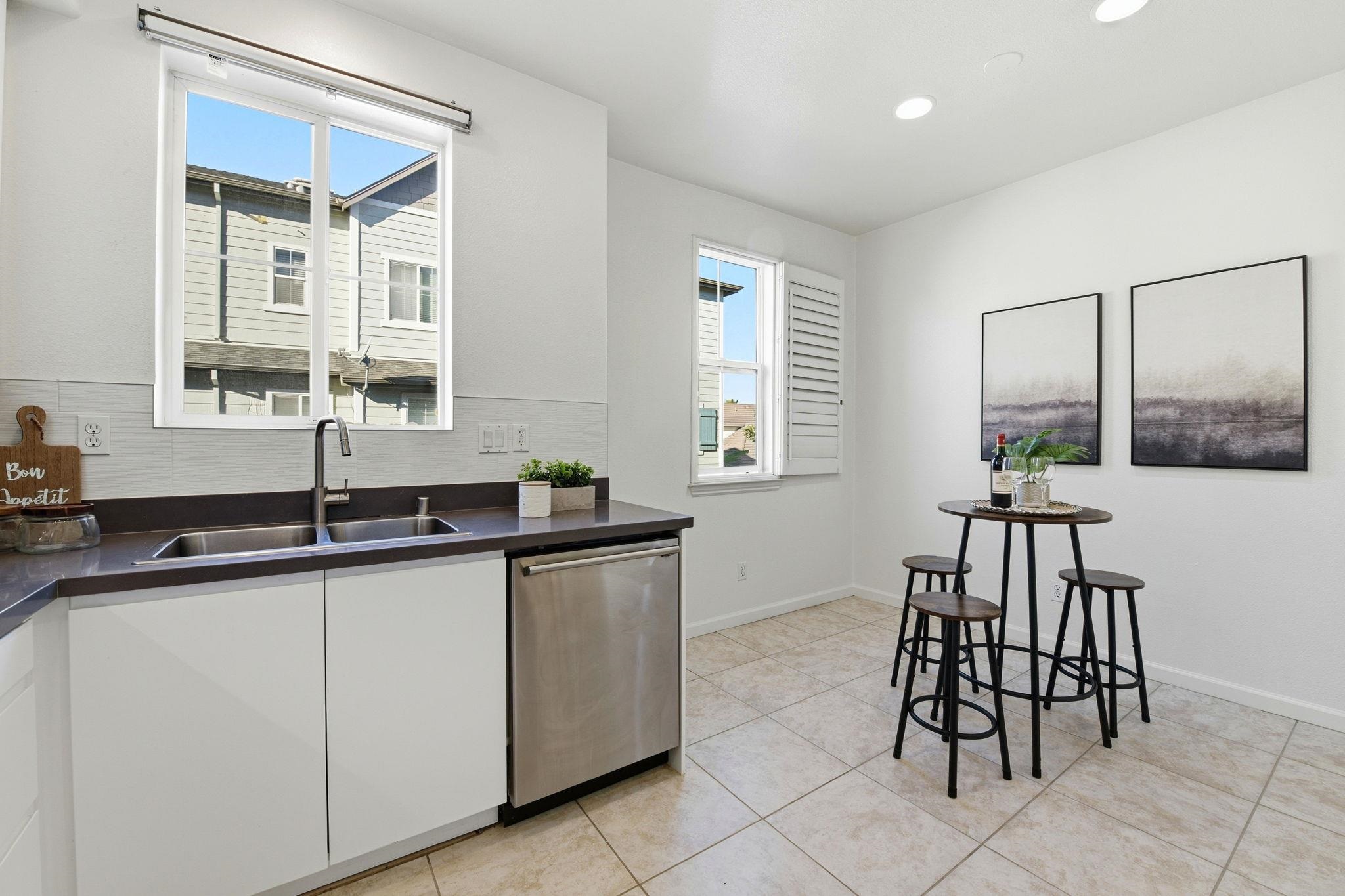 Detail Gallery Image 6 of 32 For 43220 Giovanni Terrace, Fremont,  CA 94539 - 2 Beds | 2/1 Baths