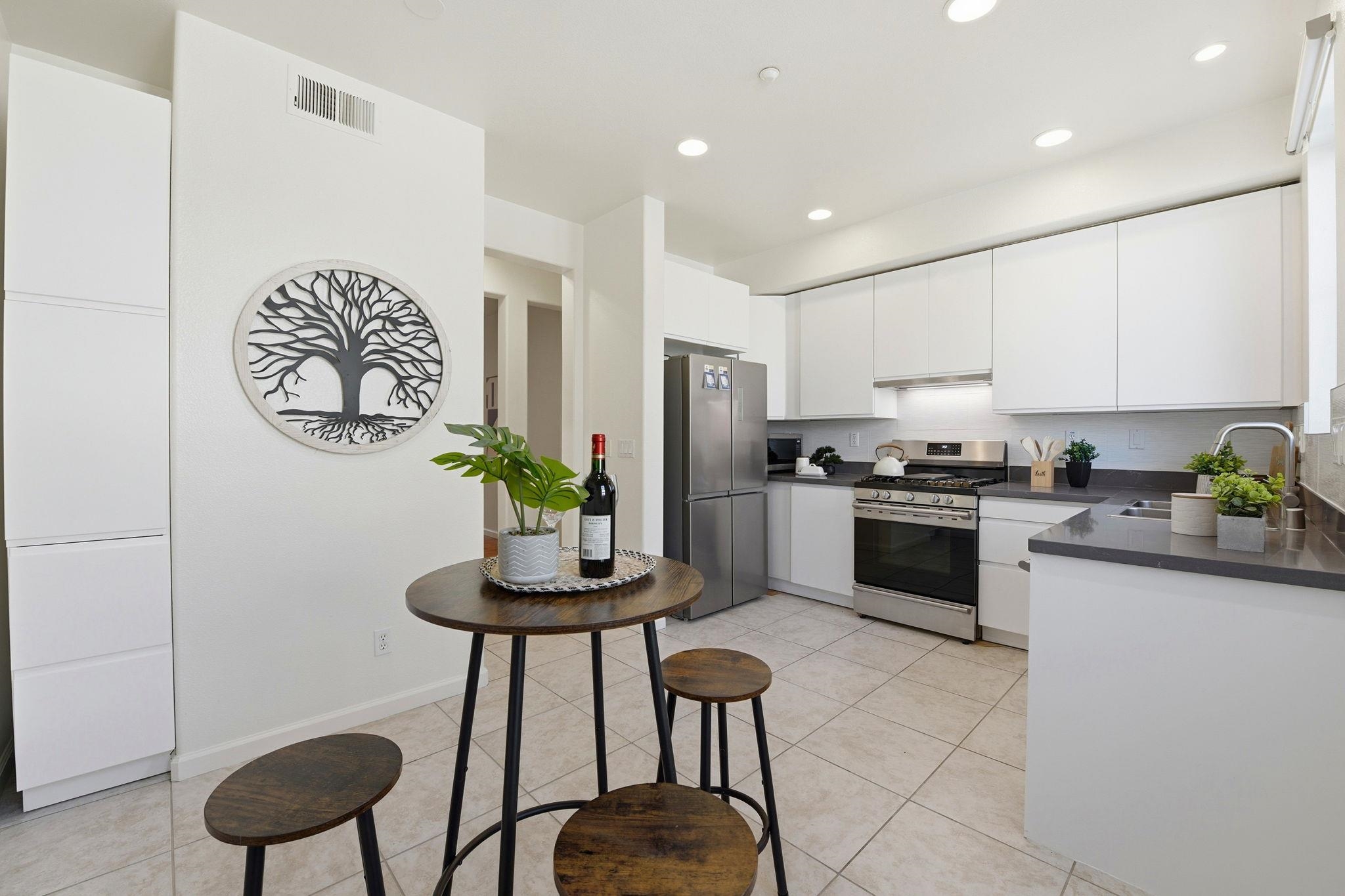 Detail Gallery Image 8 of 32 For 43220 Giovanni Terrace, Fremont,  CA 94539 - 2 Beds | 2/1 Baths