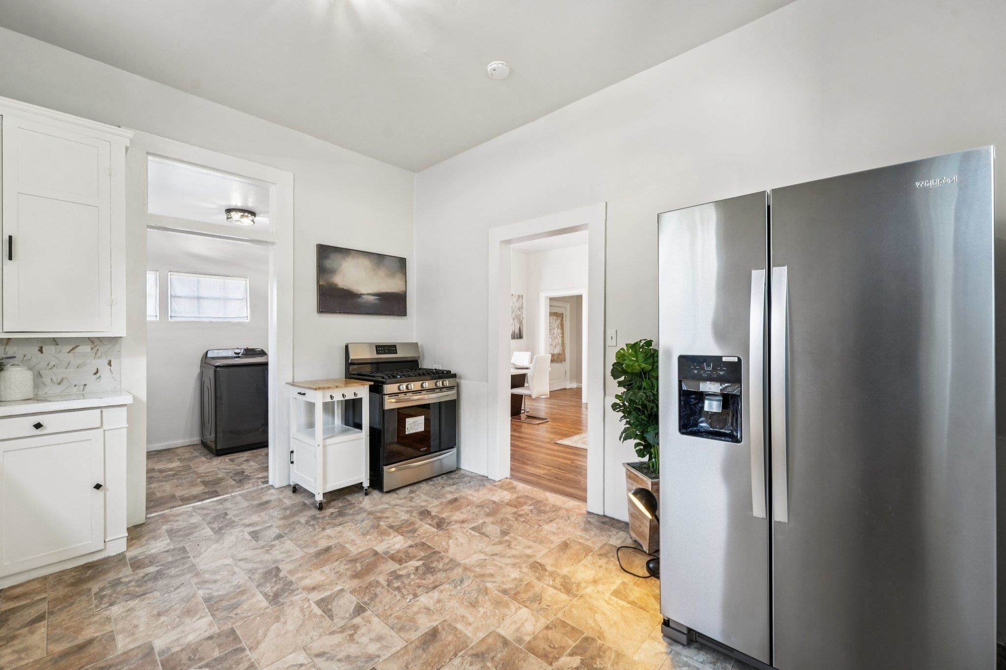 Detail Gallery Image 11 of 31 For 1549 5th Ave, Oakland,  CA 94606 - 4 Beds | 2 Baths