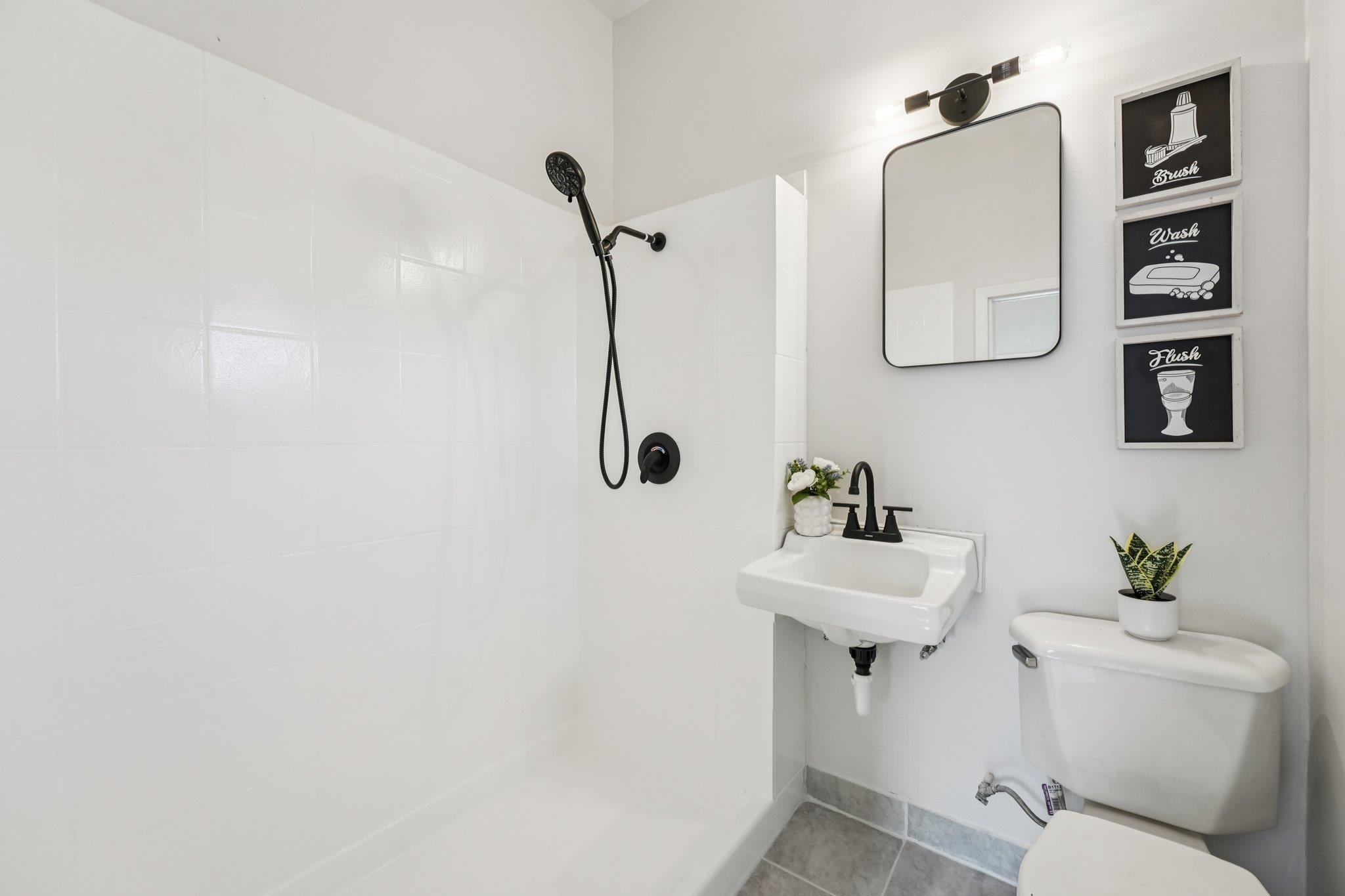 Detail Gallery Image 24 of 31 For 1549 5th Ave, Oakland,  CA 94606 - 4 Beds | 2 Baths