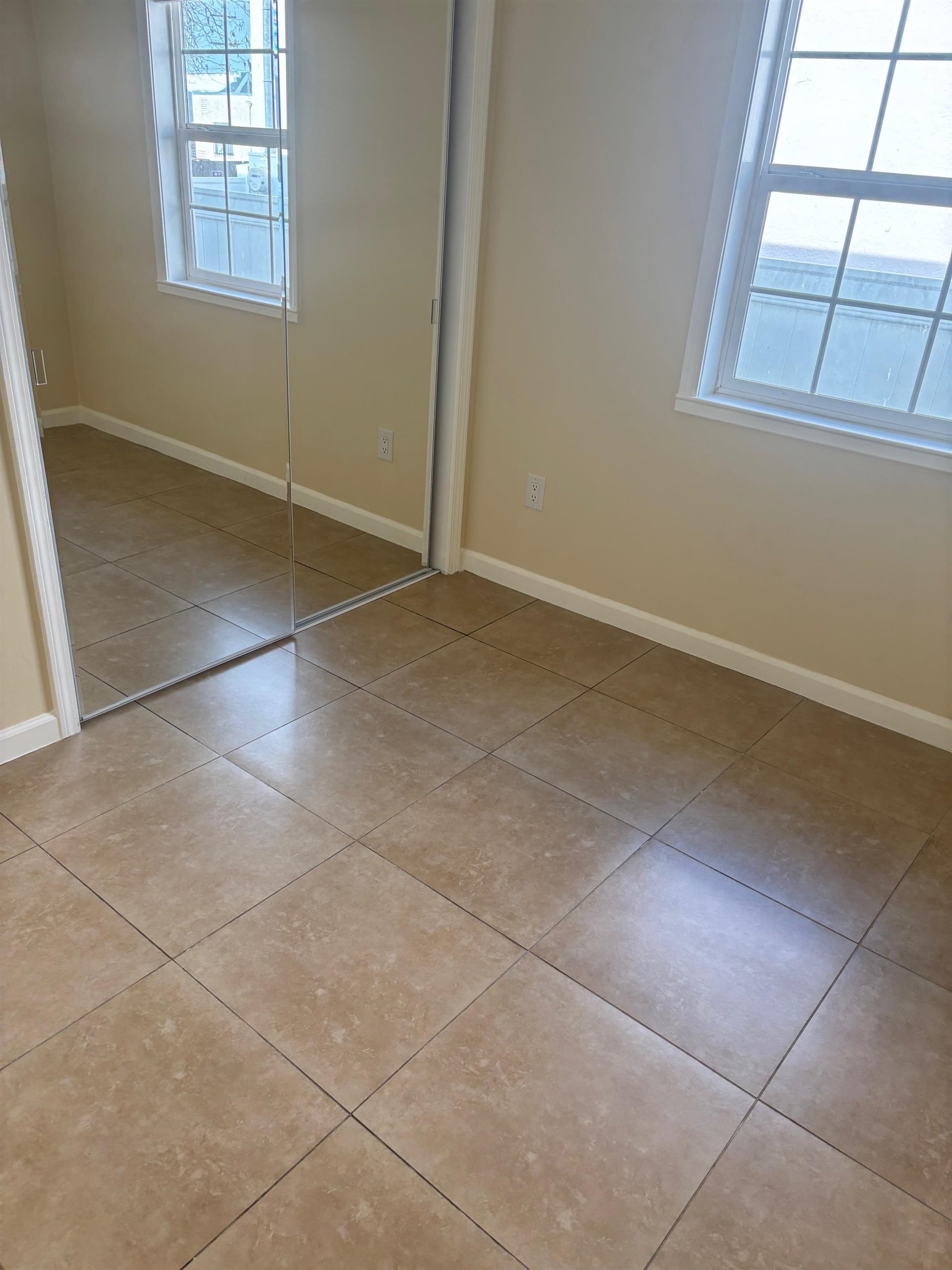 Detail Gallery Image 5 of 6 For 185 E 17th St, Pittsburg,  CA 94565 - 2 Beds | 1 Baths