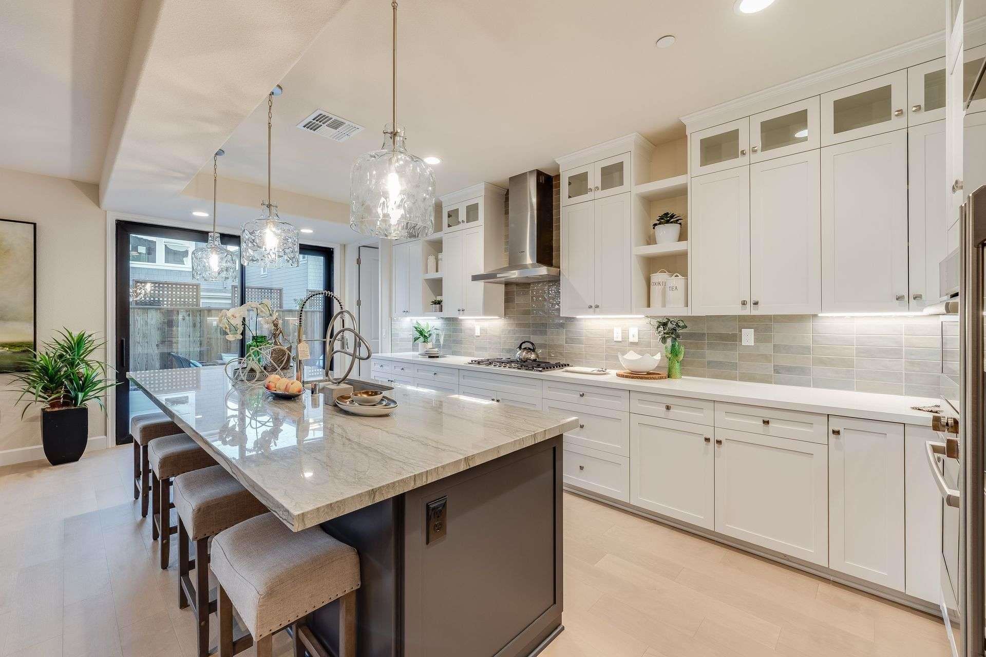 Detail Gallery Image 12 of 44 For 32613 Singh Circle, Union City,  CA 94587 - 4 Beds | 4 Baths