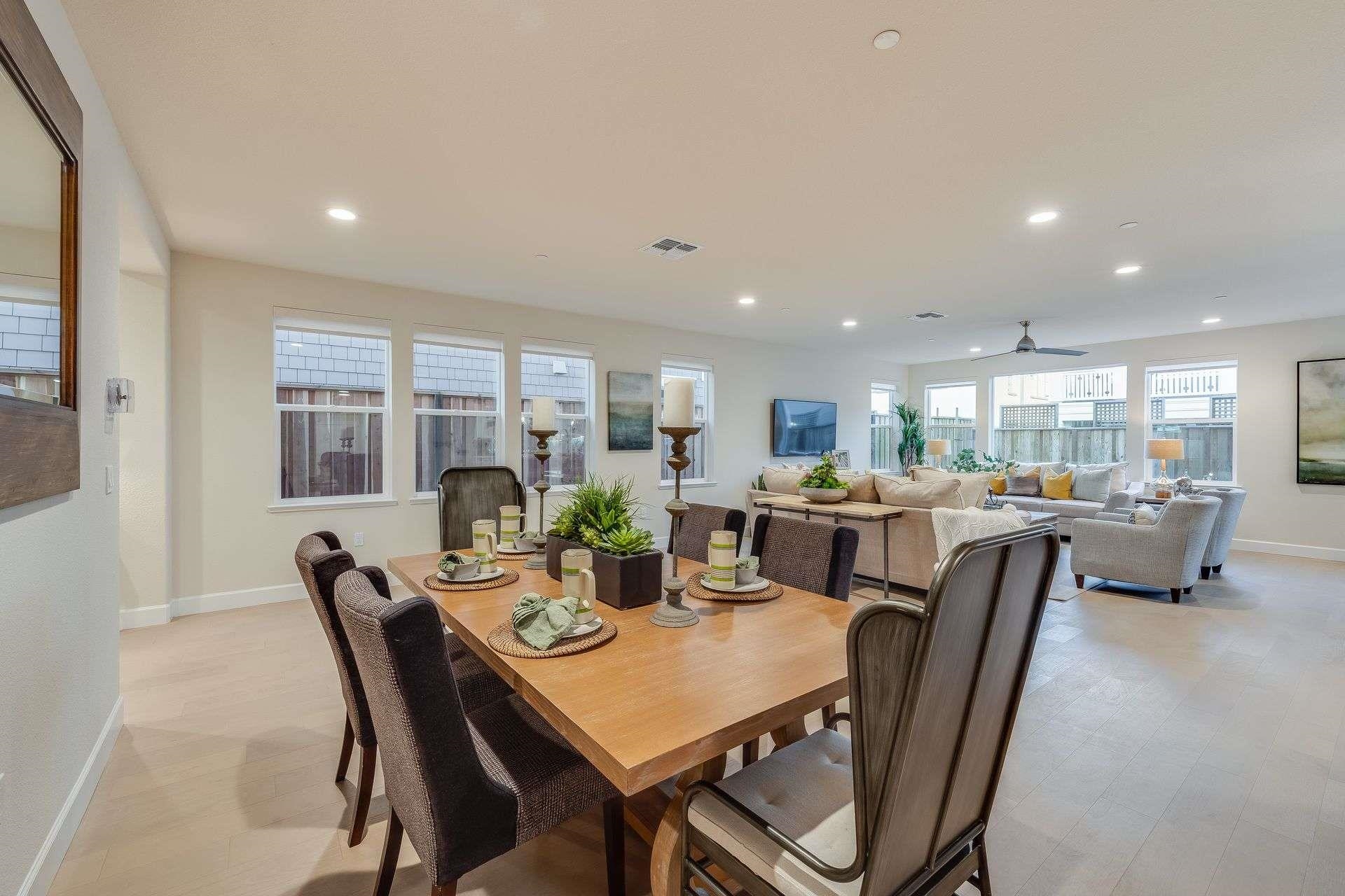 Detail Gallery Image 9 of 44 For 32613 Singh Circle, Union City,  CA 94587 - 4 Beds | 4 Baths