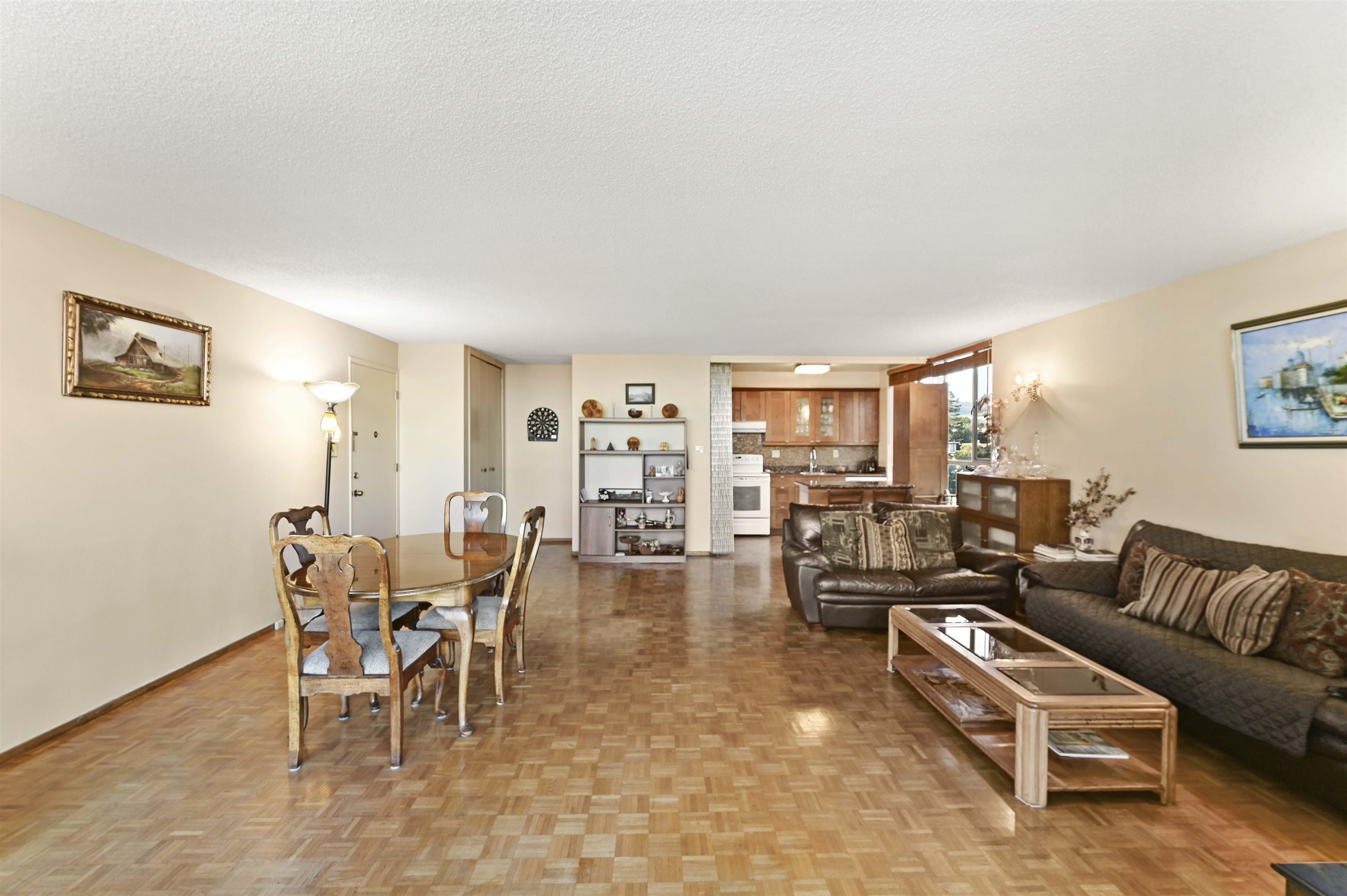 Photo #4: 41121022 Listing: Photo #4