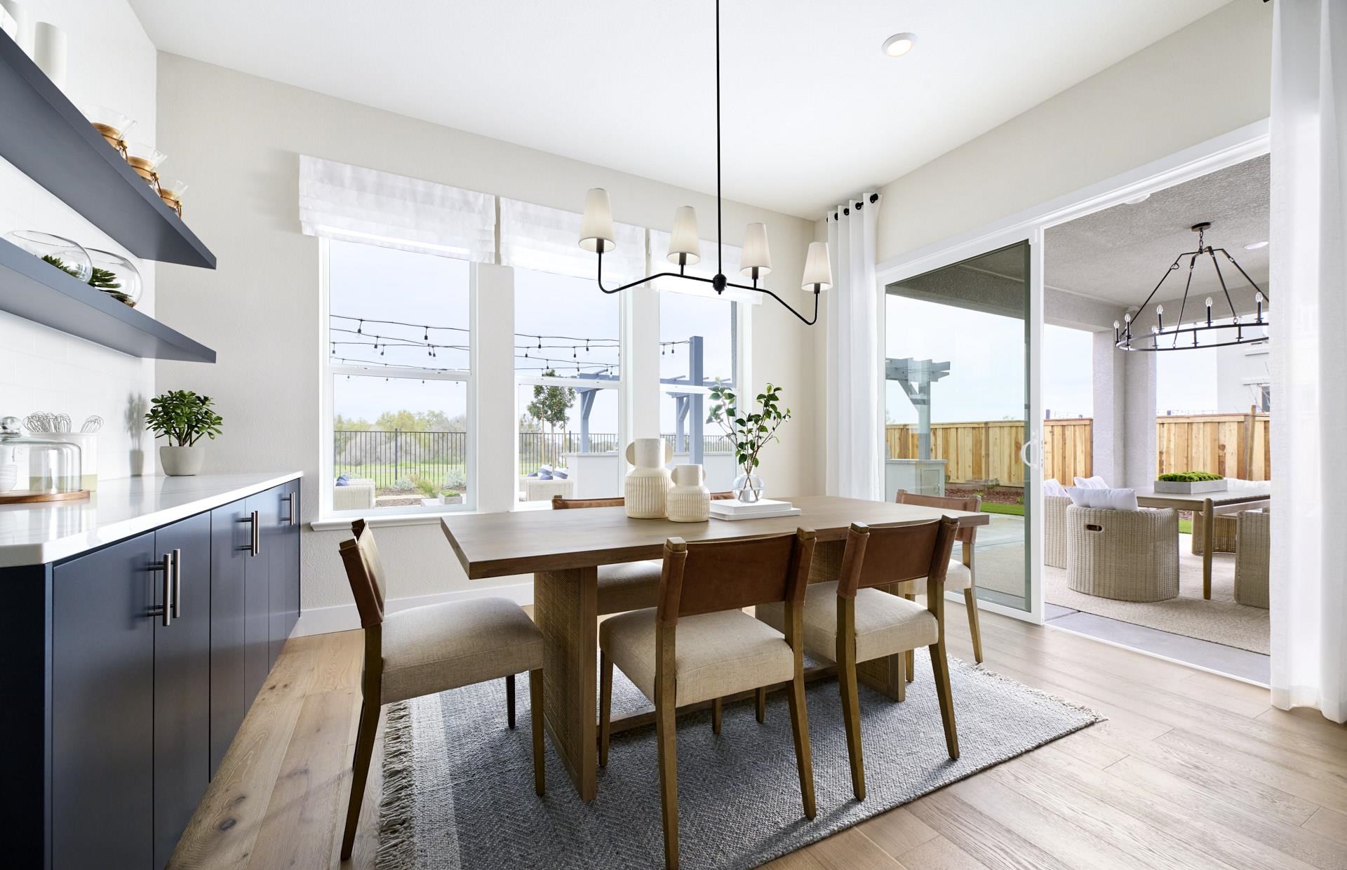 Detail Gallery Image 4 of 15 For 18744 Back Bay Drive, Lathrop,  CA 95330 - 6 Beds | 5/1 Baths