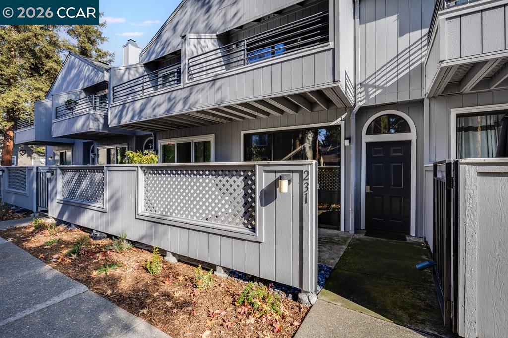 Detail Gallery Image 35 of 38 For 231 Sunspring Ct, Pleasant Hill,  CA 94523 - 2 Beds | 2/1 Baths