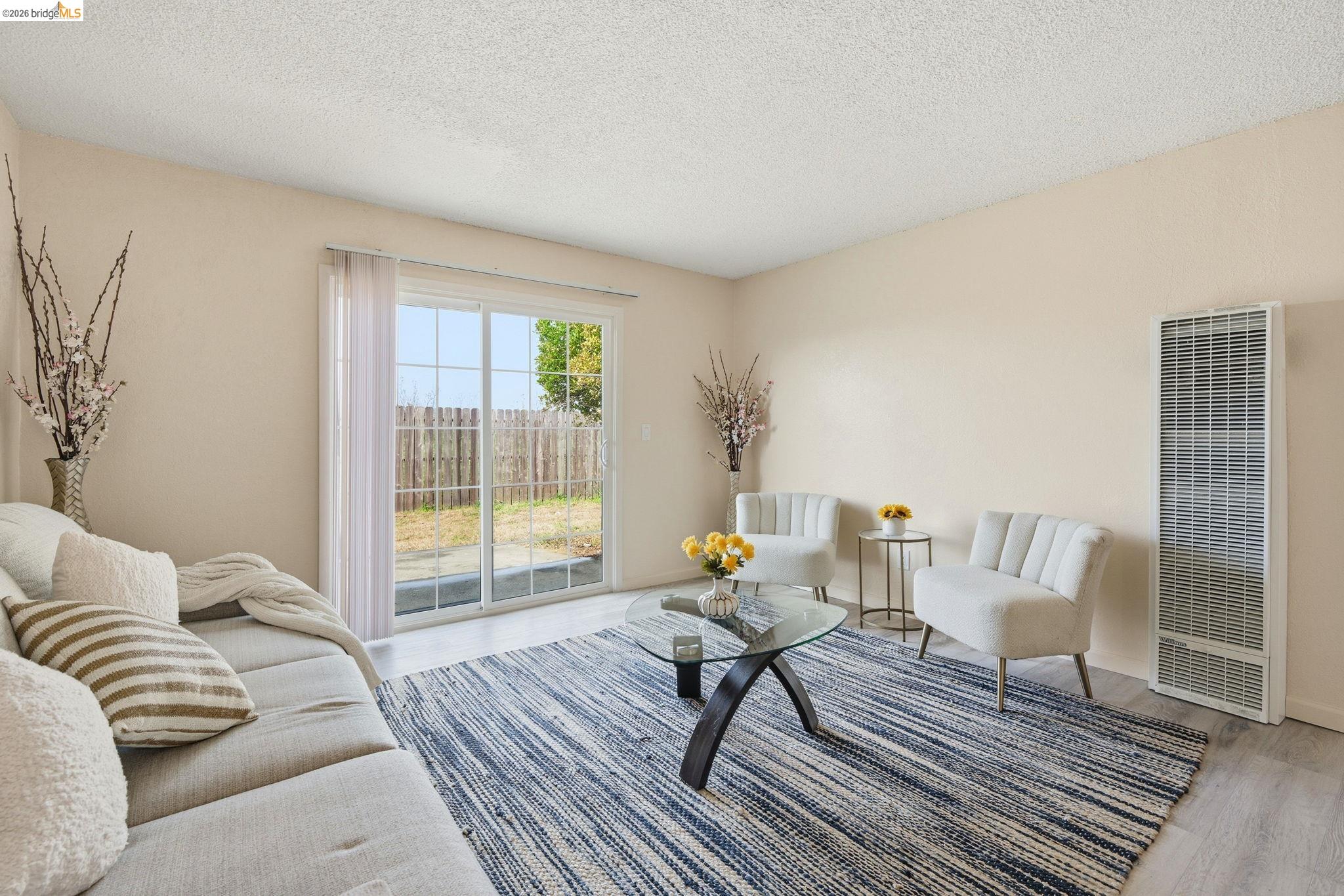 Front Image Thumbnail for EB41121028