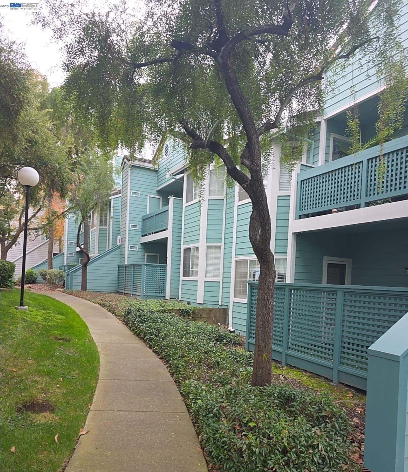 Detail Gallery Image 20 of 21 For 303 Dursey Dr, Pinole,  CA 94564 - 2 Beds | 2 Baths