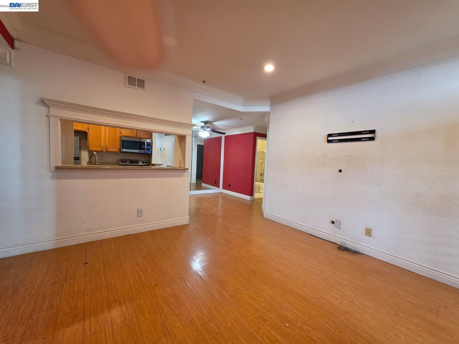 Detail Gallery Image 3 of 21 For 303 Dursey Dr, Pinole,  CA 94564 - 2 Beds | 2 Baths