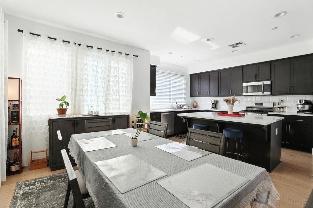 Detail Gallery Image 13 of 42 For 863 Lookout Street, Richmond,  CA 94804 - 3 Beds | 2/1 Baths