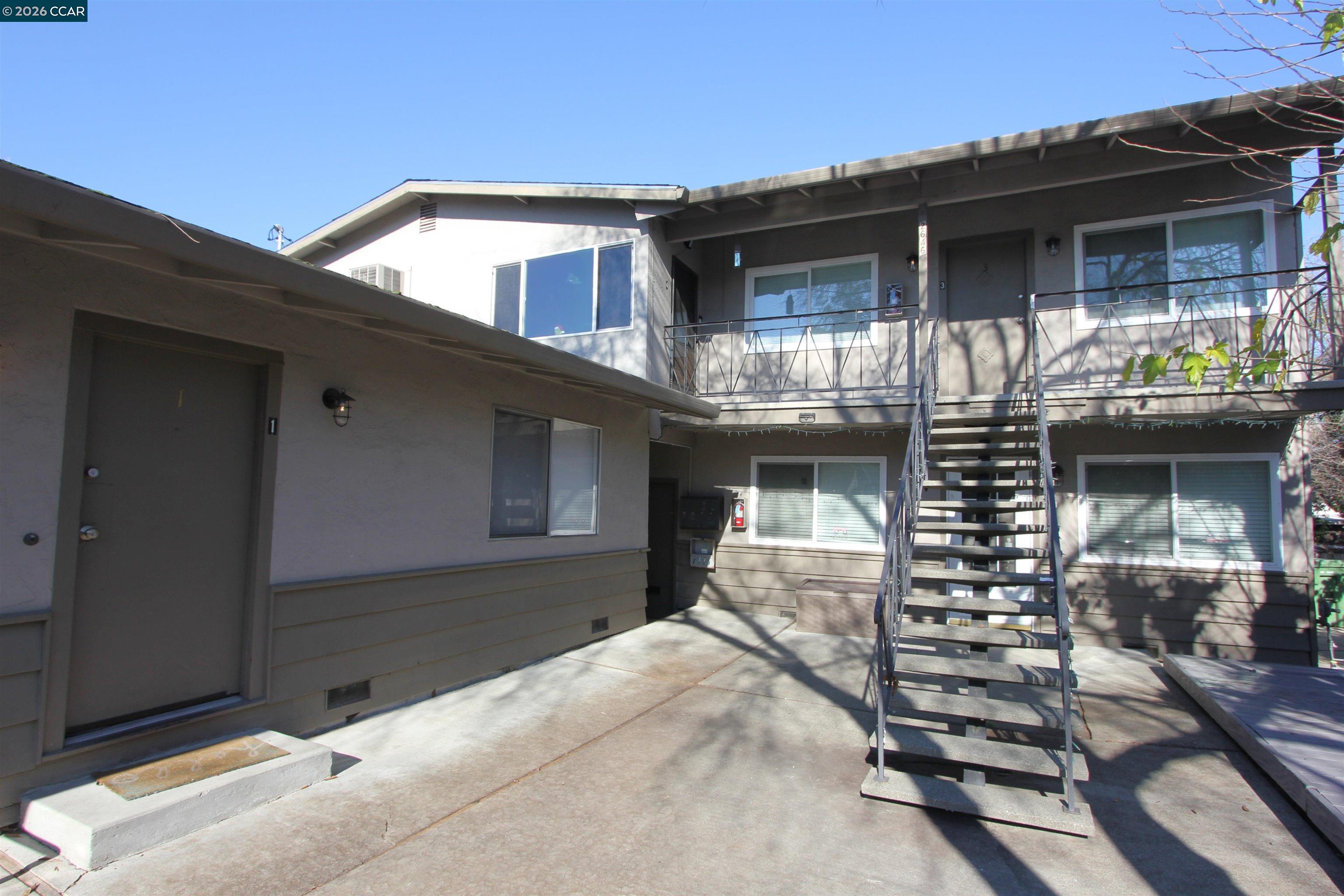 Front Image Thumbnail for CC41121046