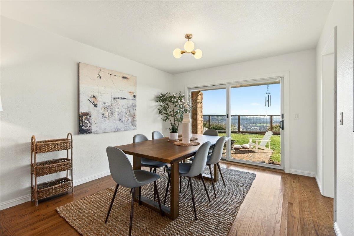 Detail Gallery Image 15 of 60 For 4308 View Crest Ct, Oakland,  CA 94619 - 4 Beds | 2/1 Baths