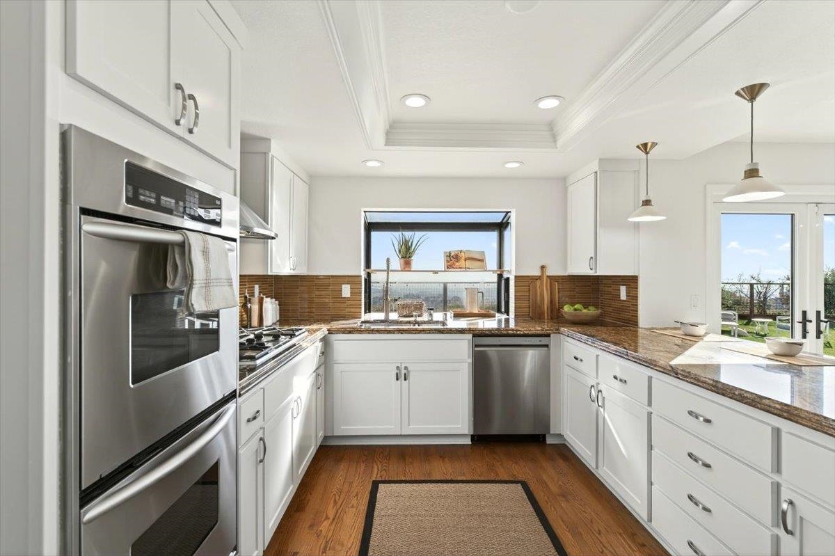 Detail Gallery Image 18 of 60 For 4308 View Crest Ct, Oakland,  CA 94619 - 4 Beds | 2/1 Baths