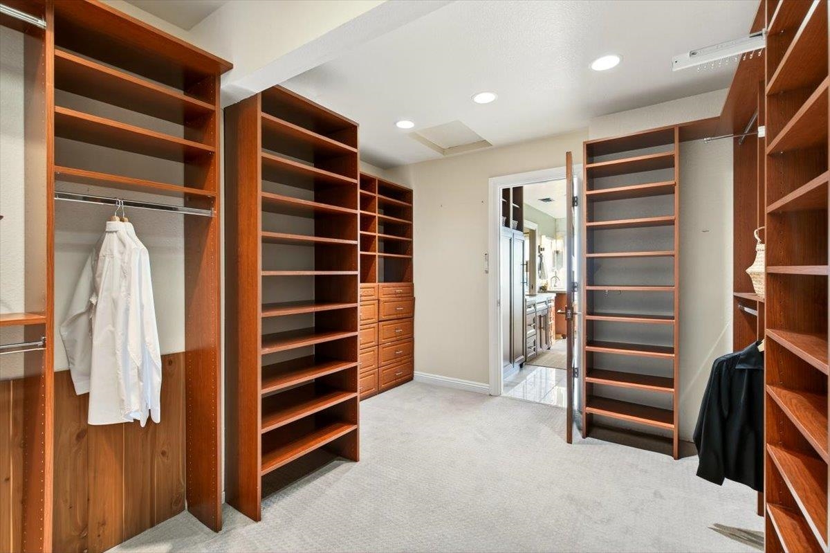 Detail Gallery Image 36 of 60 For 4308 View Crest Ct, Oakland,  CA 94619 - 4 Beds | 2/1 Baths