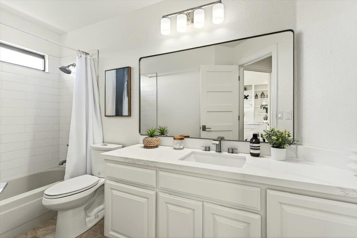 Detail Gallery Image 40 of 60 For 4308 View Crest Ct, Oakland,  CA 94619 - 4 Beds | 2/1 Baths