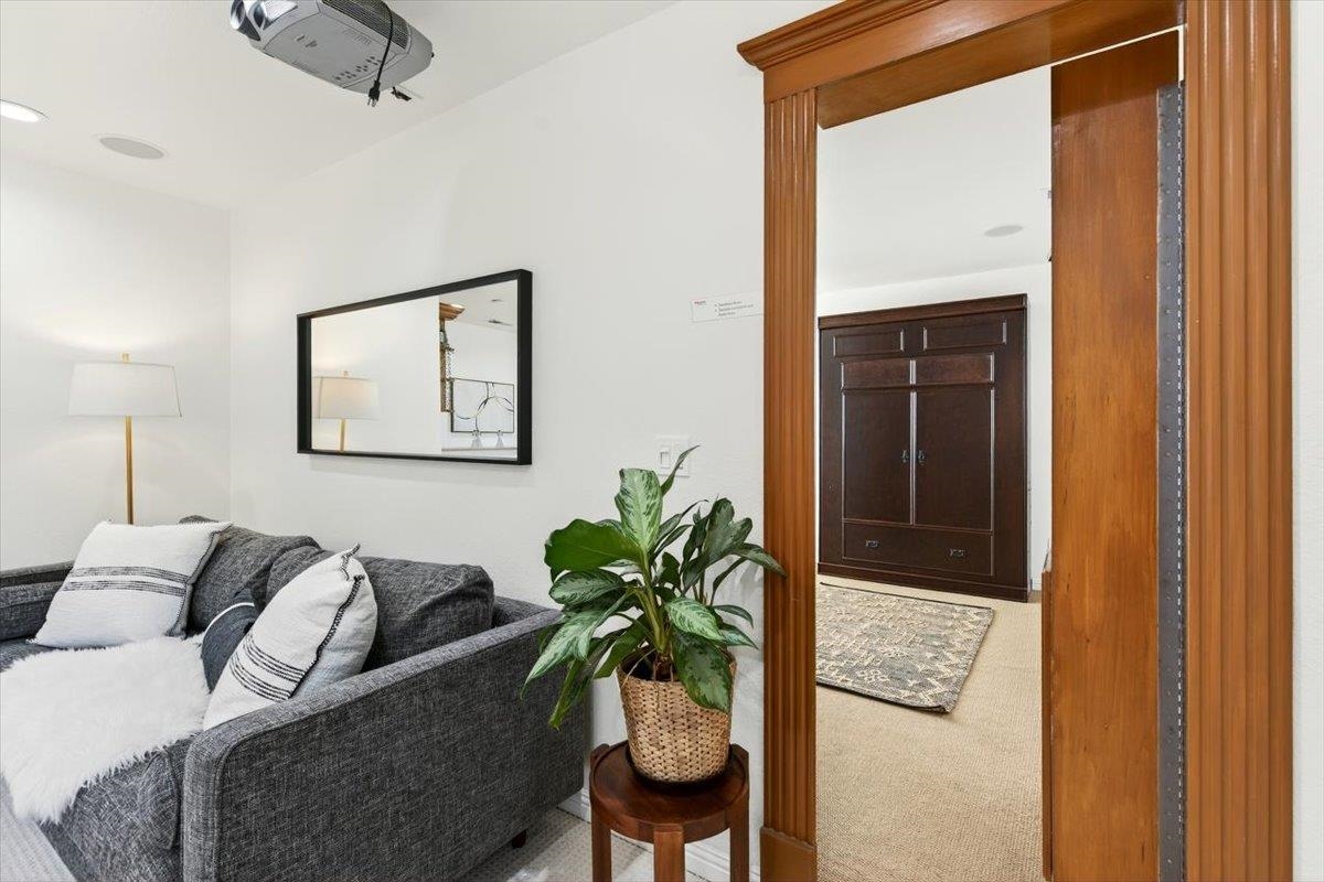 Detail Gallery Image 48 of 60 For 4308 View Crest Ct, Oakland,  CA 94619 - 4 Beds | 2/1 Baths