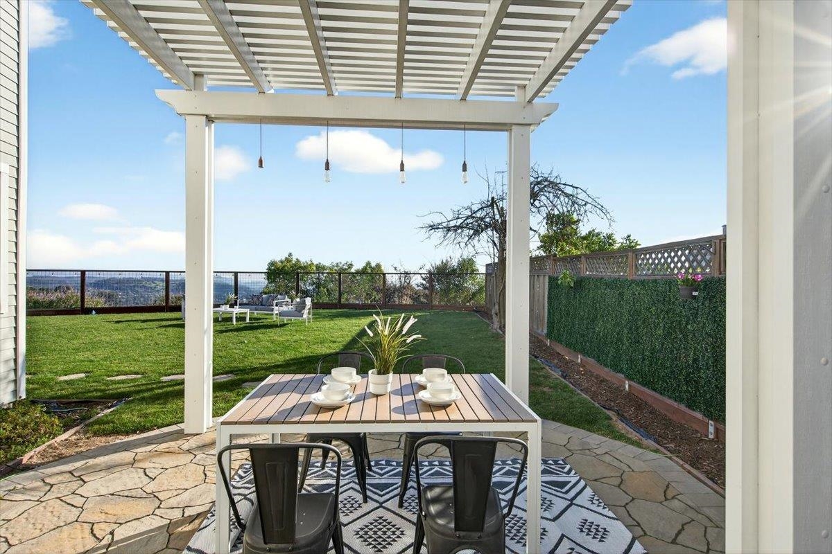 Detail Gallery Image 54 of 60 For 4308 View Crest Ct, Oakland,  CA 94619 - 4 Beds | 2/1 Baths