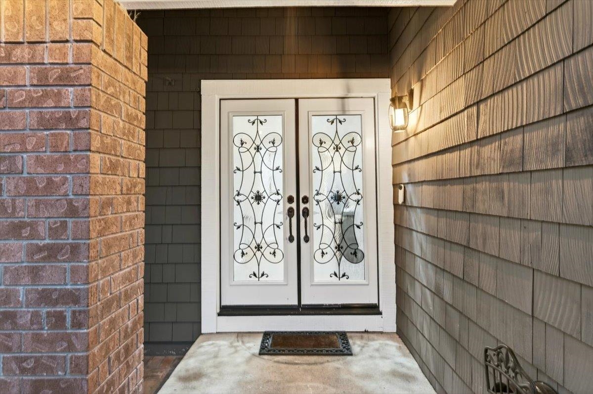 Detail Gallery Image 9 of 60 For 4308 View Crest Ct, Oakland,  CA 94619 - 4 Beds | 2/1 Baths