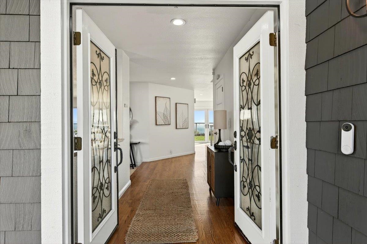 Detail Gallery Image 10 of 60 For 4308 View Crest Ct, Oakland,  CA 94619 - 4 Beds | 2/1 Baths