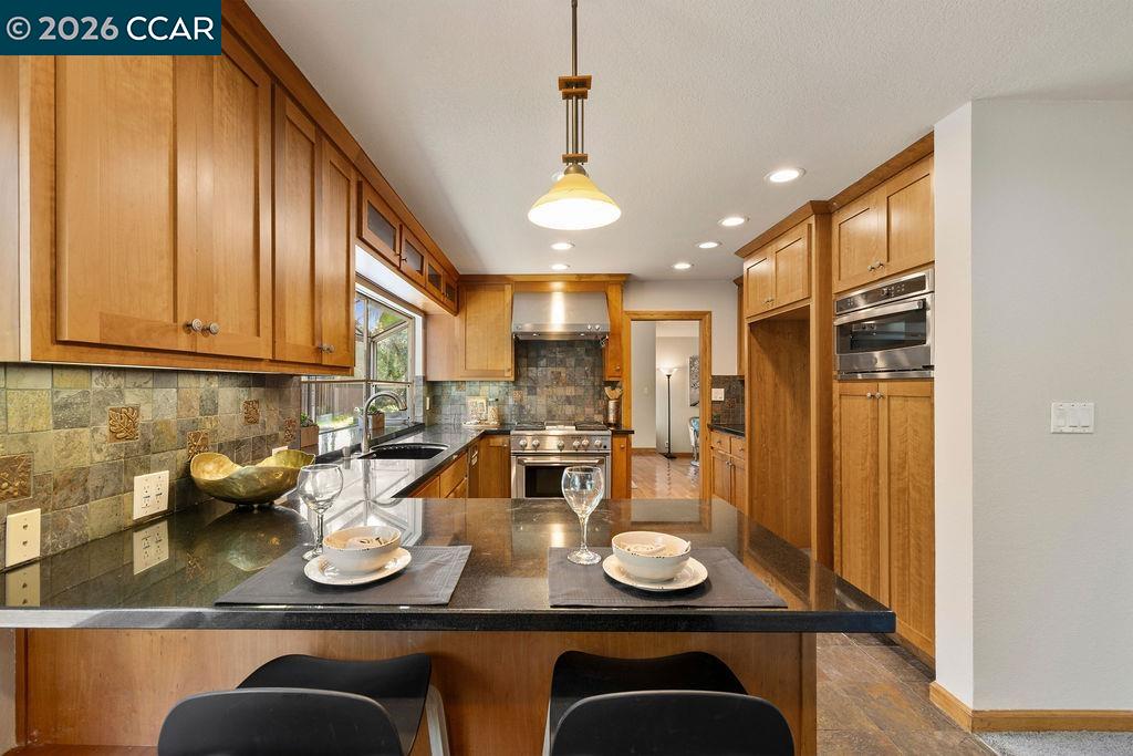 Detail Gallery Image 21 of 59 For 210 Duxbury Ct, San Ramon,  CA 94583 - 5 Beds | 3 Baths