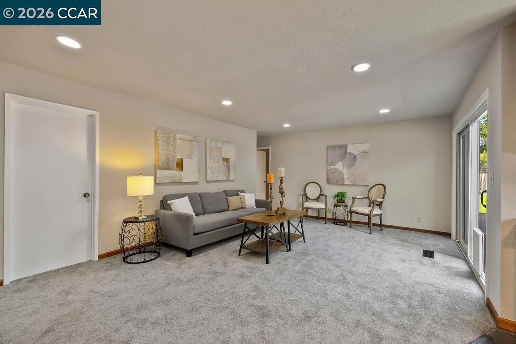 Detail Gallery Image 22 of 59 For 210 Duxbury Ct, San Ramon,  CA 94583 - 5 Beds | 3 Baths