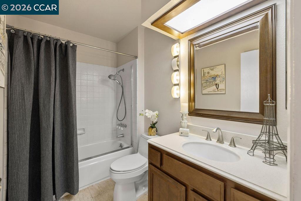 Detail Gallery Image 25 of 59 For 210 Duxbury Ct, San Ramon,  CA 94583 - 5 Beds | 3 Baths