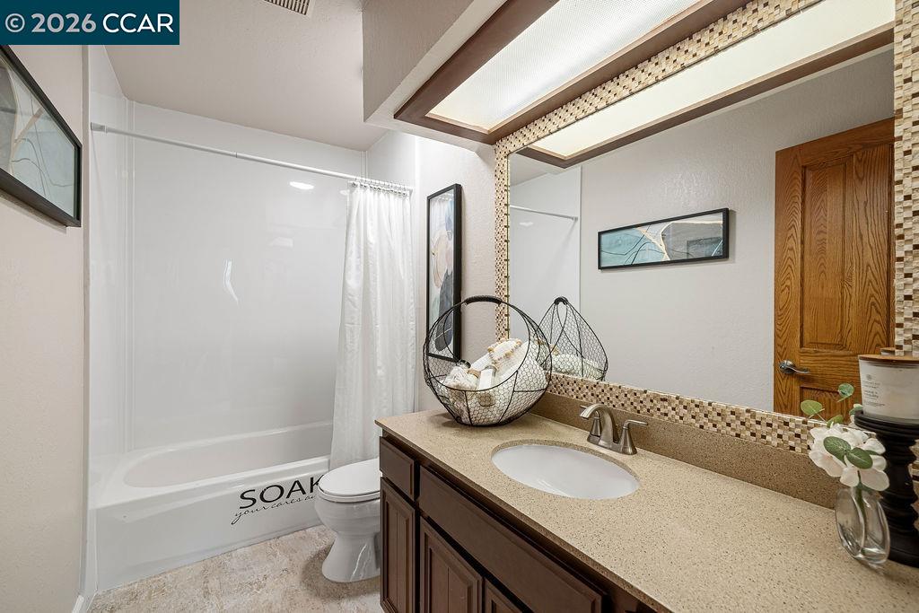 Detail Gallery Image 44 of 59 For 210 Duxbury Ct, San Ramon,  CA 94583 - 5 Beds | 3 Baths