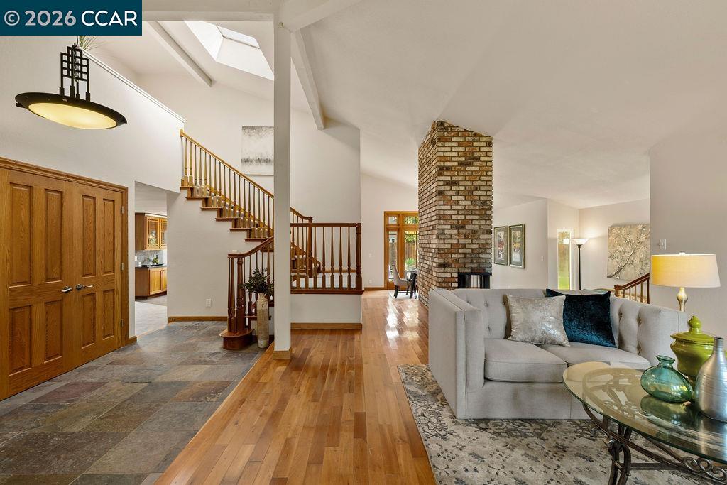 Detail Gallery Image 8 of 59 For 210 Duxbury Ct, San Ramon,  CA 94583 - 5 Beds | 3 Baths