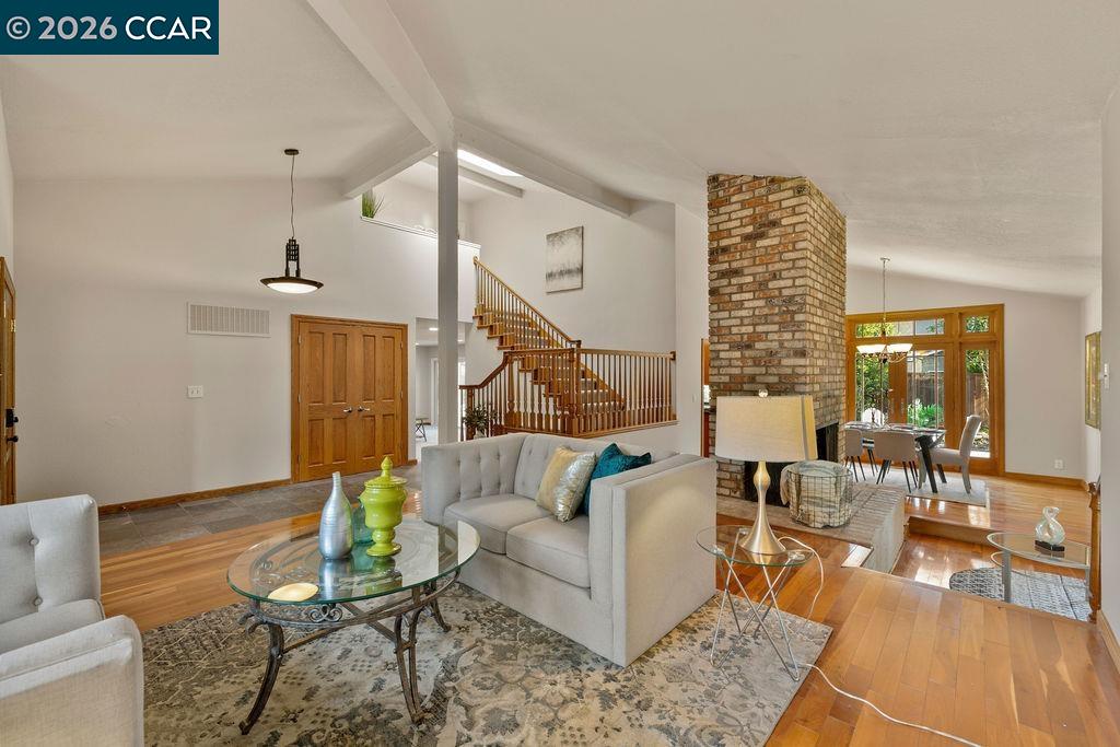 Detail Gallery Image 10 of 59 For 210 Duxbury Ct, San Ramon,  CA 94583 - 5 Beds | 3 Baths