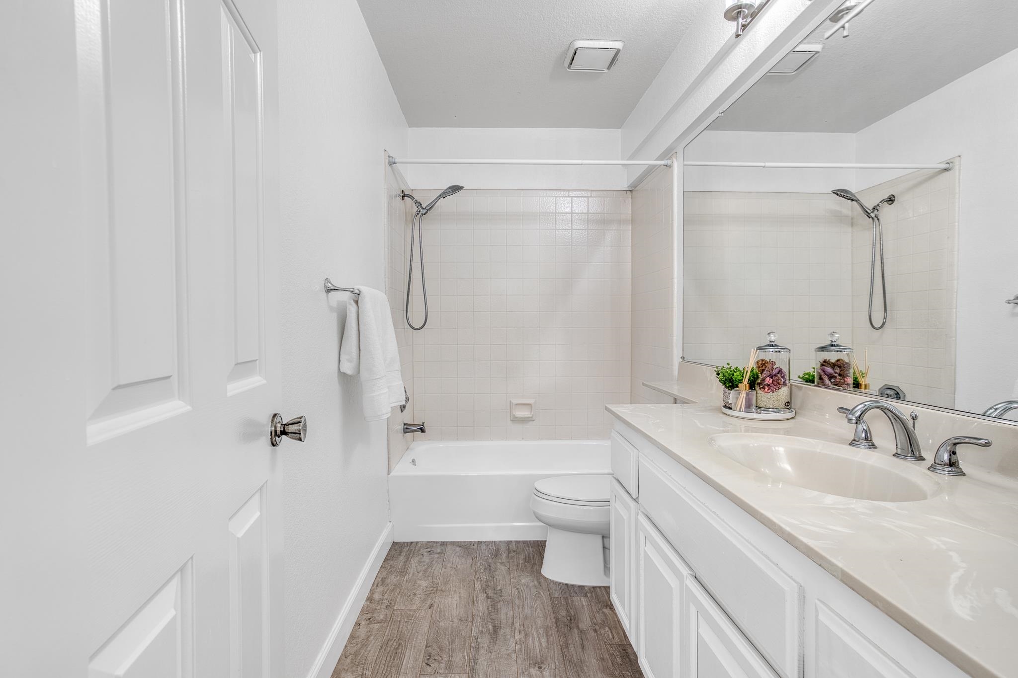 Detail Gallery Image 35 of 41 For 1681 Holly Cir, Pleasanton,  CA 94566 - 4 Beds | 3 Baths