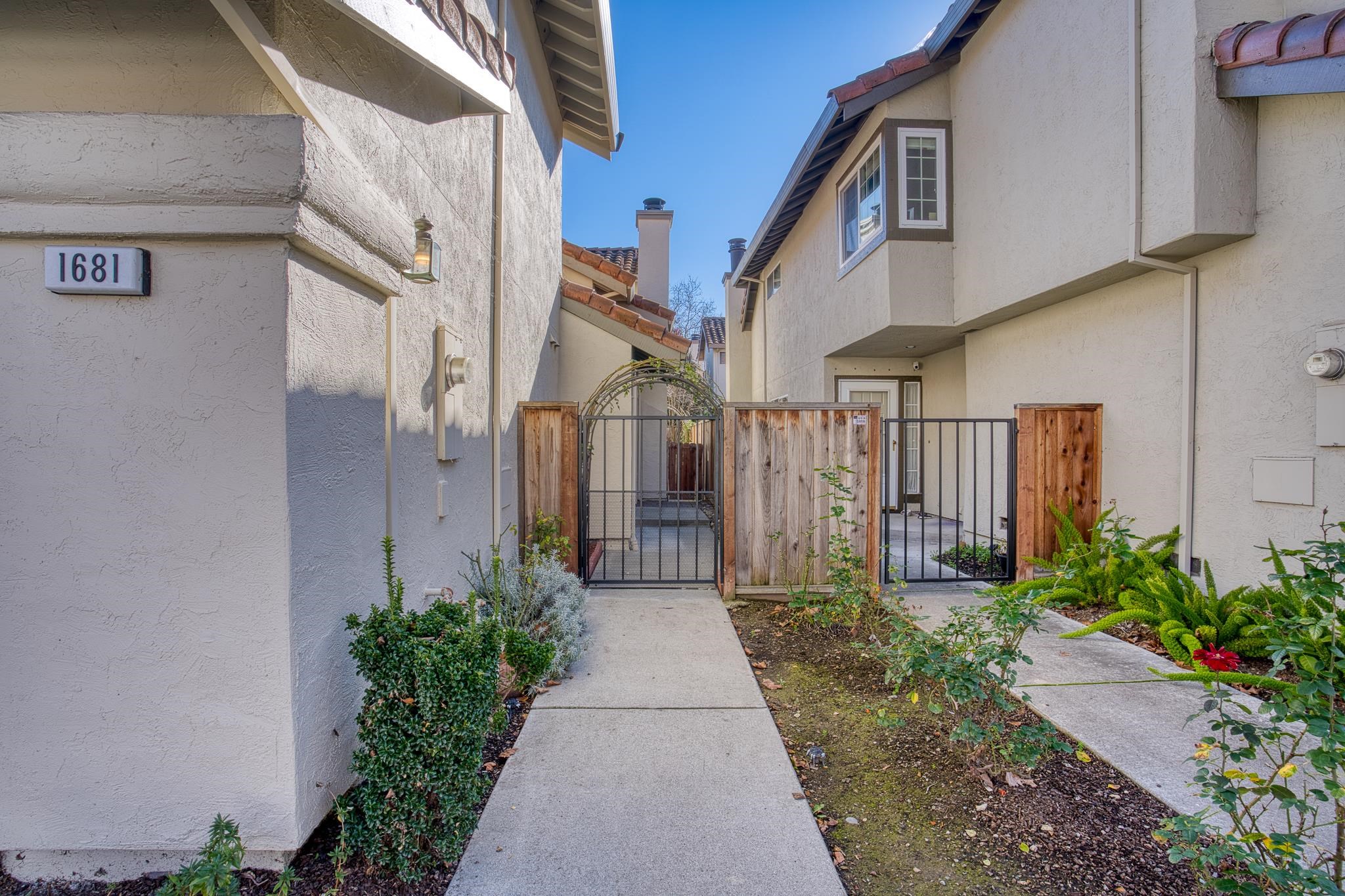 Detail Gallery Image 40 of 41 For 1681 Holly Cir, Pleasanton,  CA 94566 - 4 Beds | 3 Baths