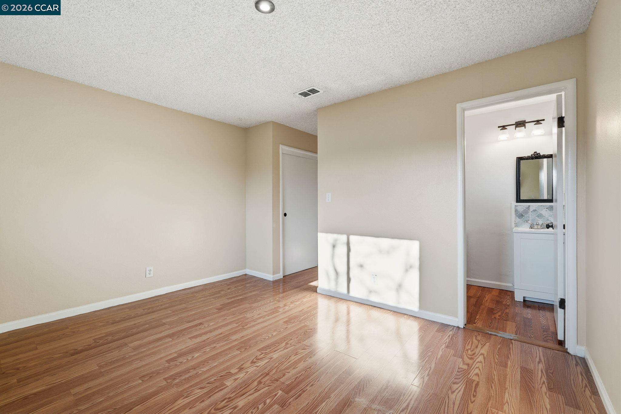 Detail Gallery Image 9 of 26 For 4690 Brookfield Drive, Sacramento,  CA 95823 - 4 Beds | 2 Baths