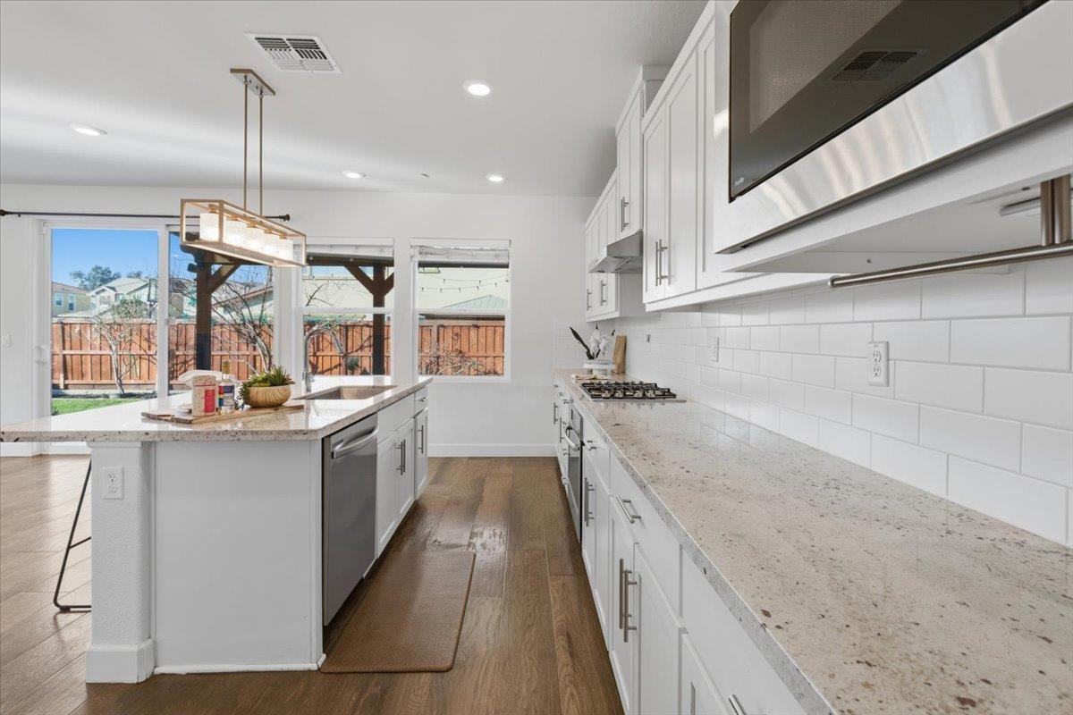 Detail Gallery Image 10 of 34 For 2481 Azalea Ave, Tracy,  CA 95376 - 4 Beds | 3 Baths