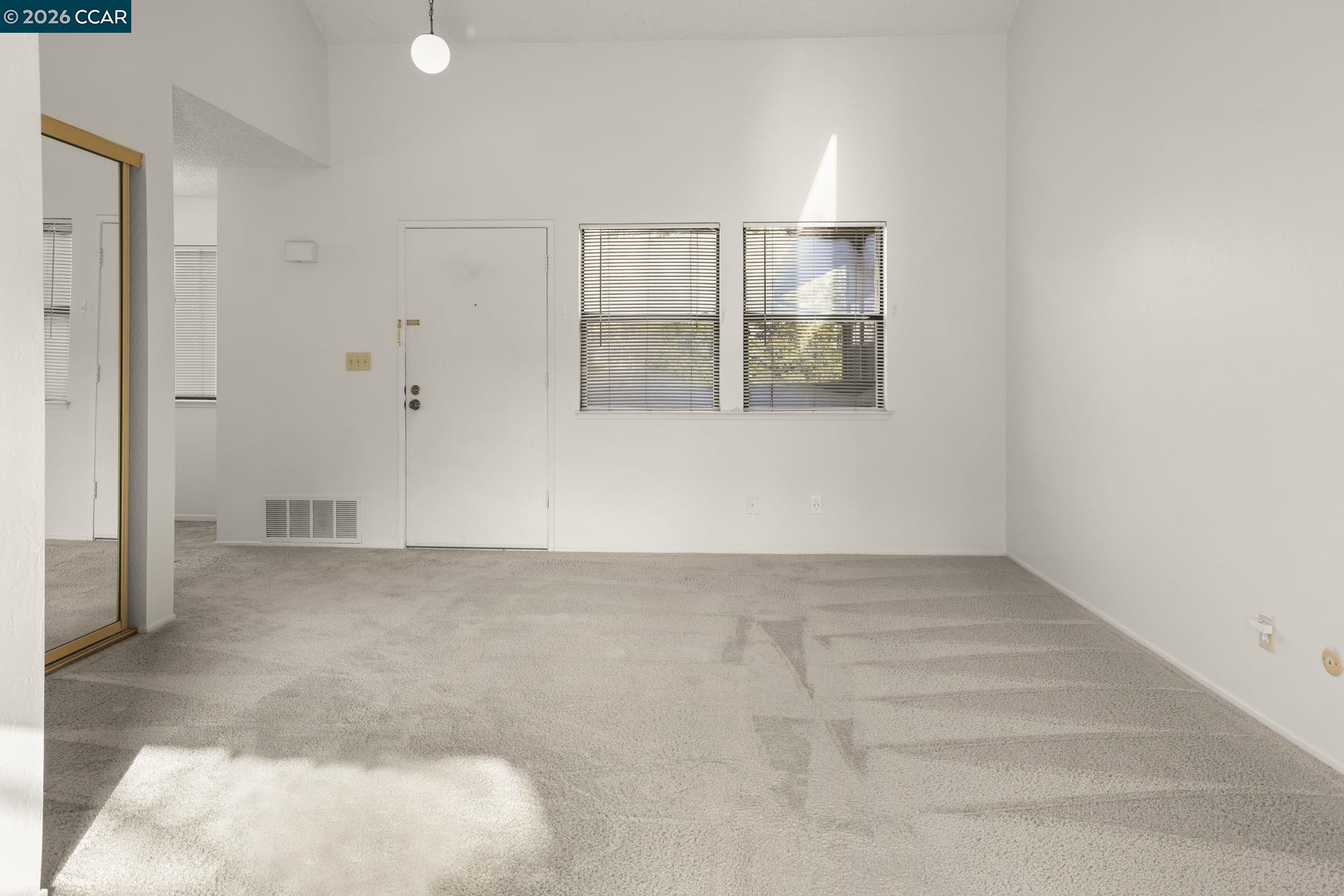 Photo #5: 41121097 Listing: Photo #5