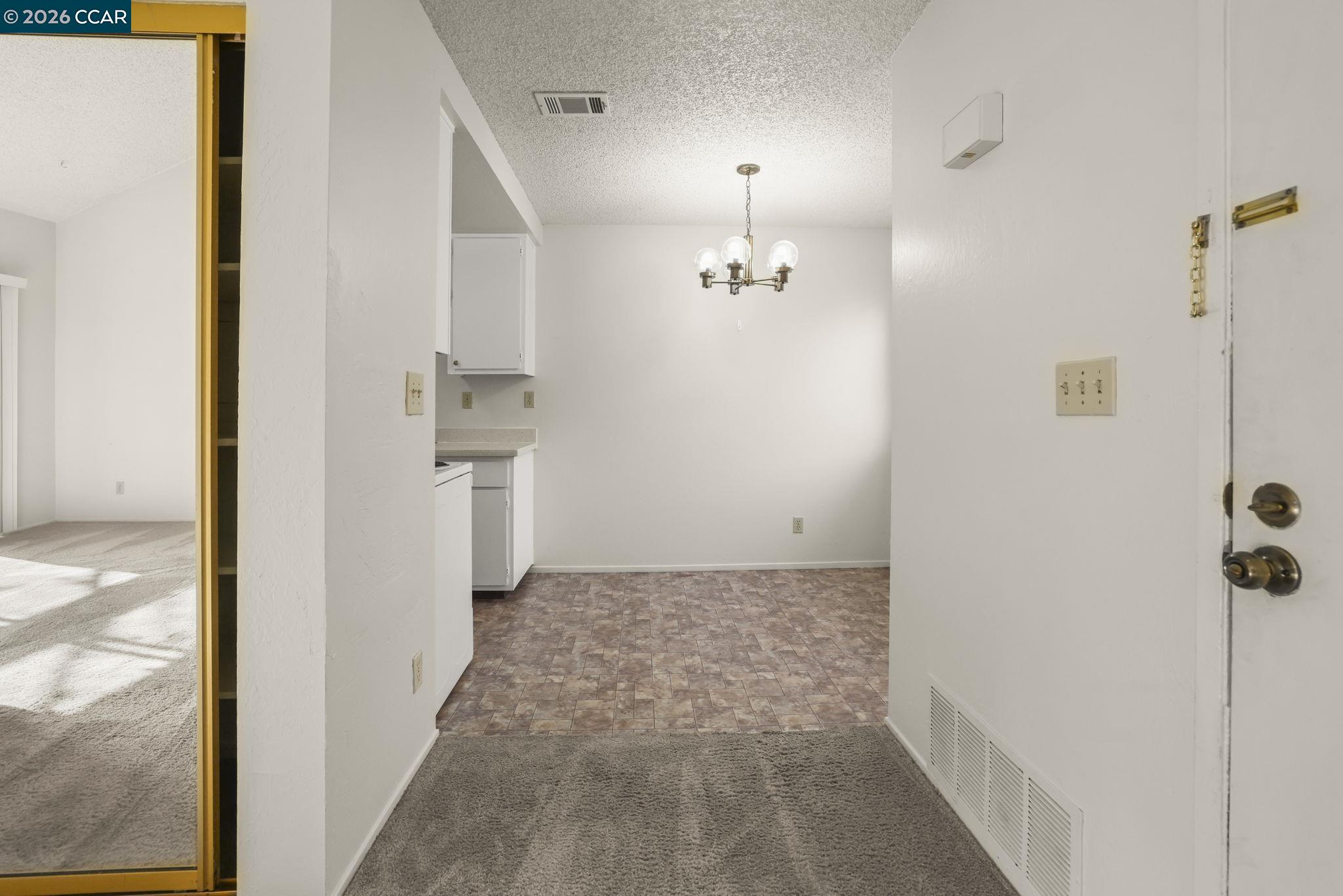 Photo #7: 41121097 Listing: Photo #7