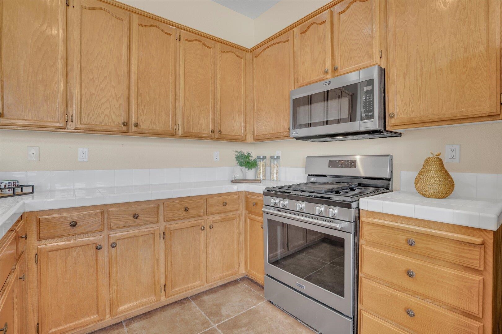 Detail Gallery Image 13 of 47 For 138 Cedar Ridge Ct, Rio Vista,  CA 94571 - 3 Beds | 2/1 Baths