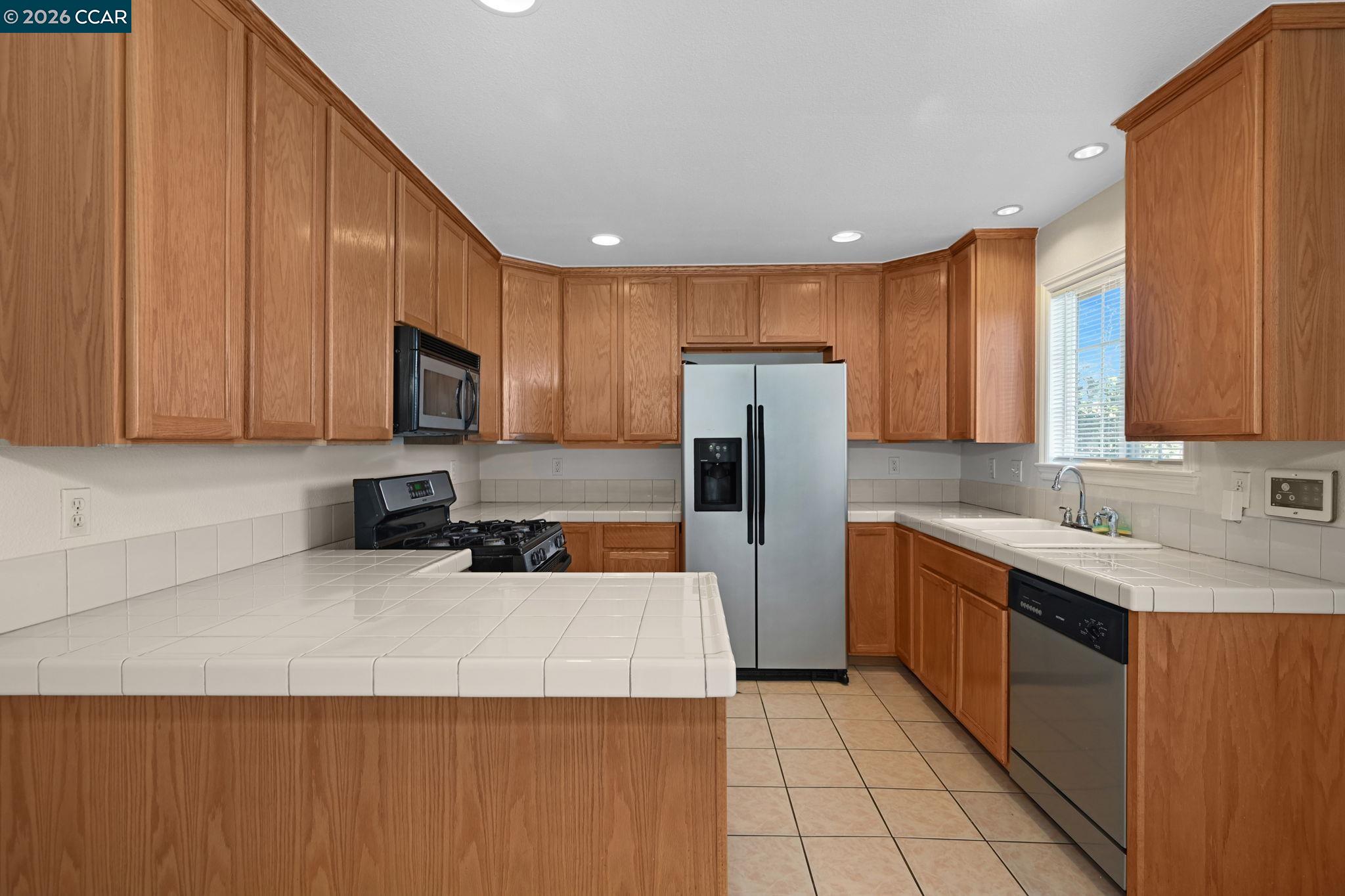 Detail Gallery Image 5 of 23 For 816 Grant St, Vallejo,  CA 94590 - 3 Beds | 2 Baths