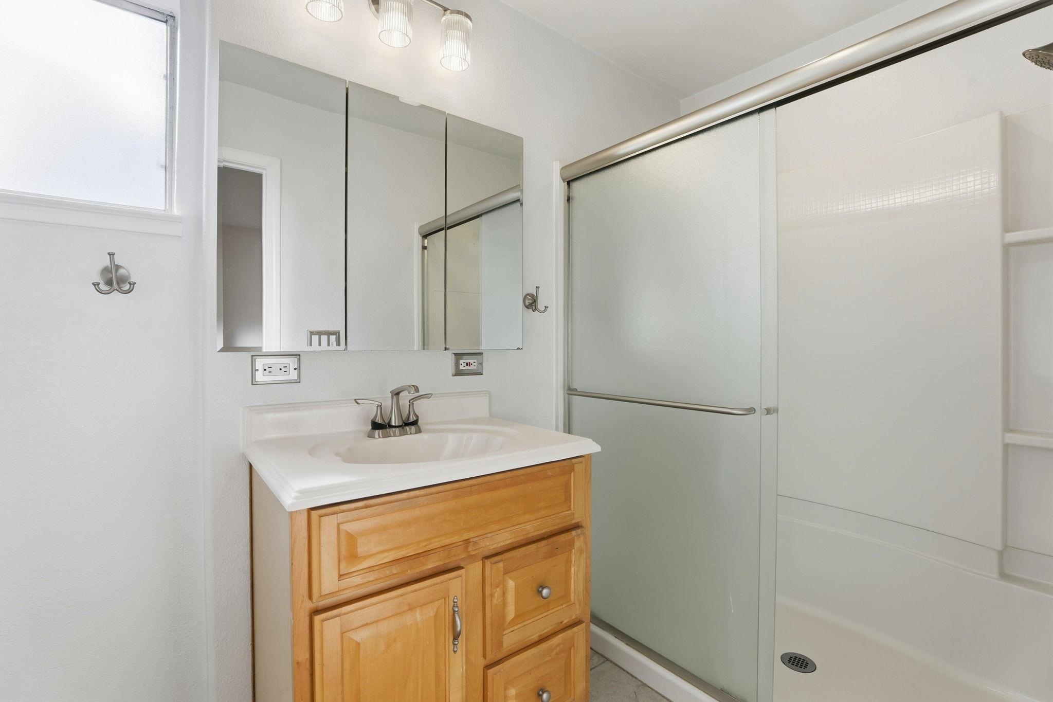 Detail Gallery Image 25 of 31 For 2060 Broadmoor St, Livermore,  CA 94551 - 3 Beds | 2 Baths