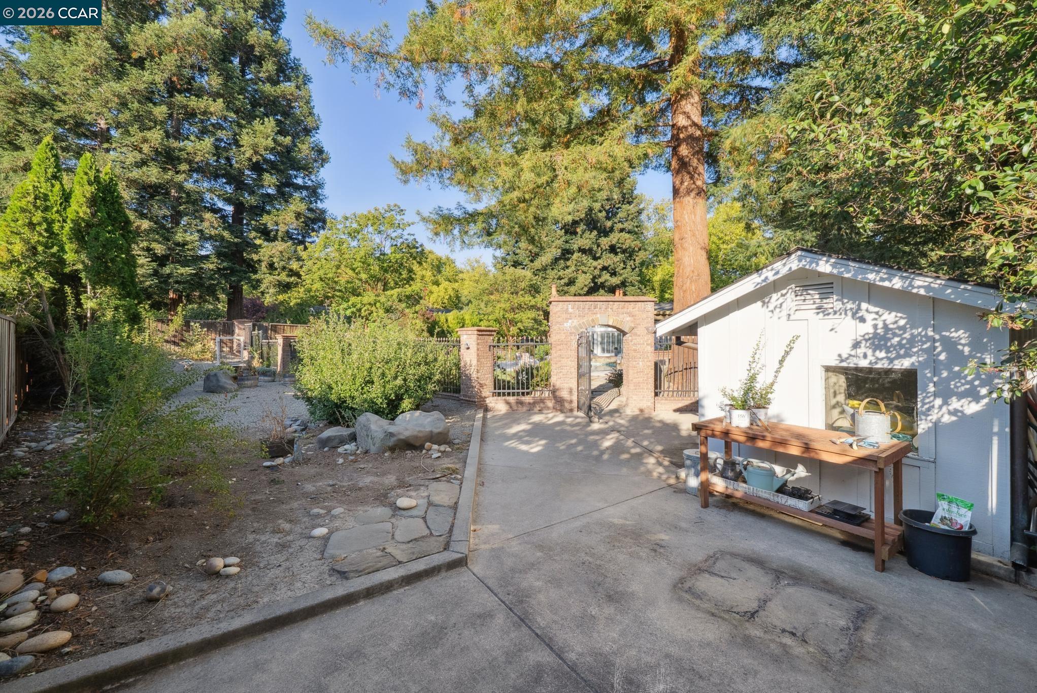 Detail Gallery Image 16 of 58 For 2031 Scarlet Oak Pl, Danville,  CA 94506 - 4 Beds | 2 Baths