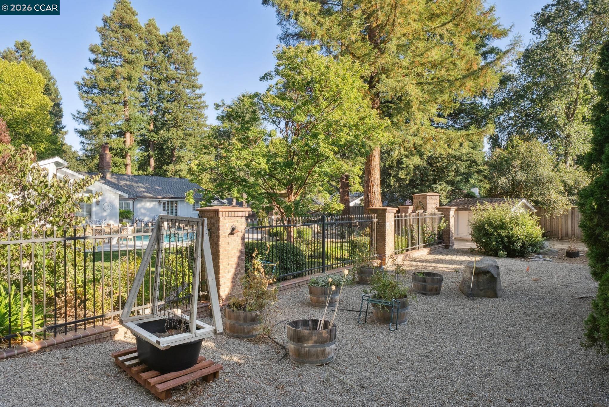 Detail Gallery Image 17 of 58 For 2031 Scarlet Oak Pl, Danville,  CA 94506 - 4 Beds | 2 Baths