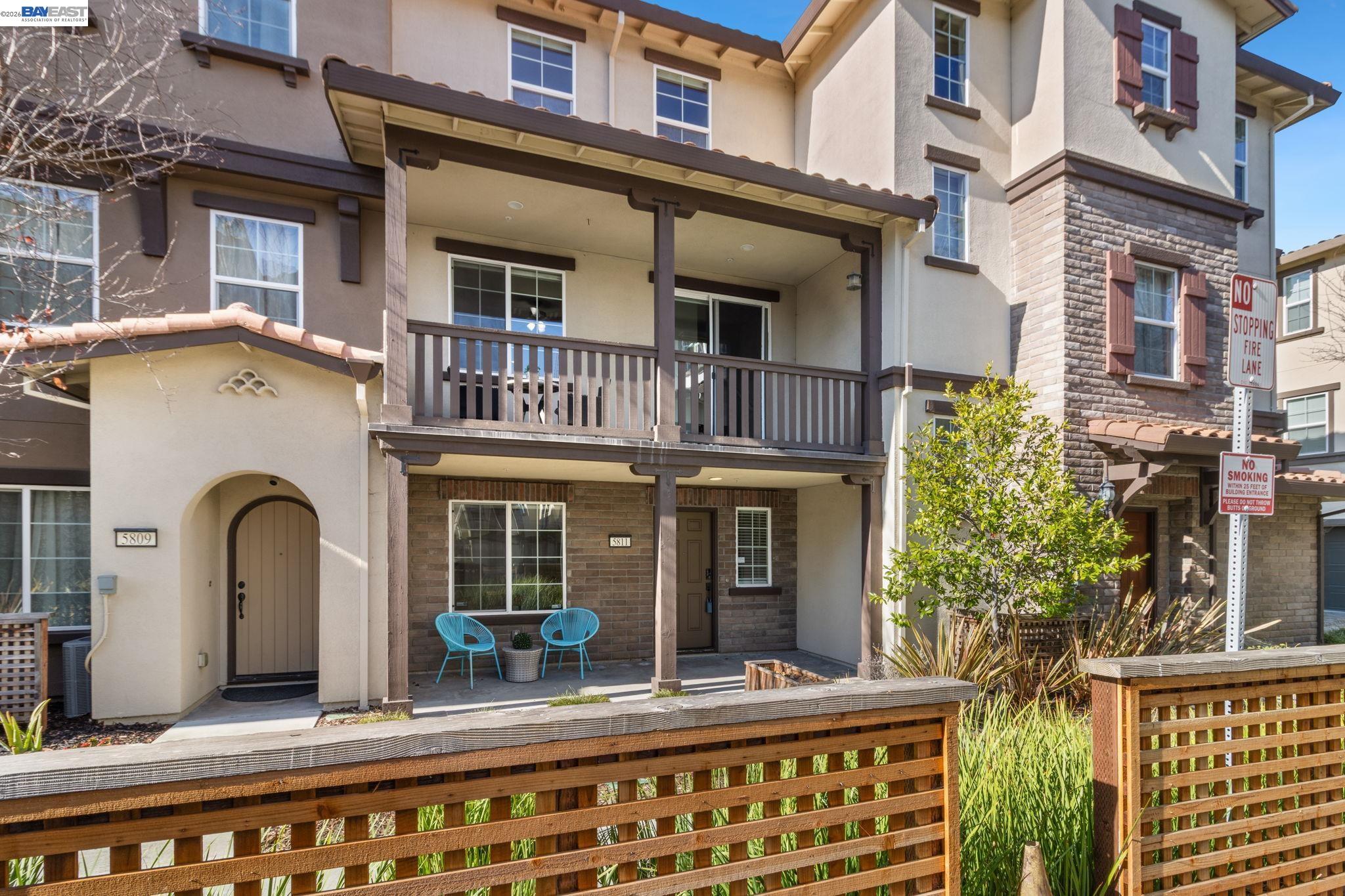 Detail Gallery Image 4 of 57 For 5811 via Lugano, Fremont,  CA 94555 - 3 Beds | 3/1 Baths