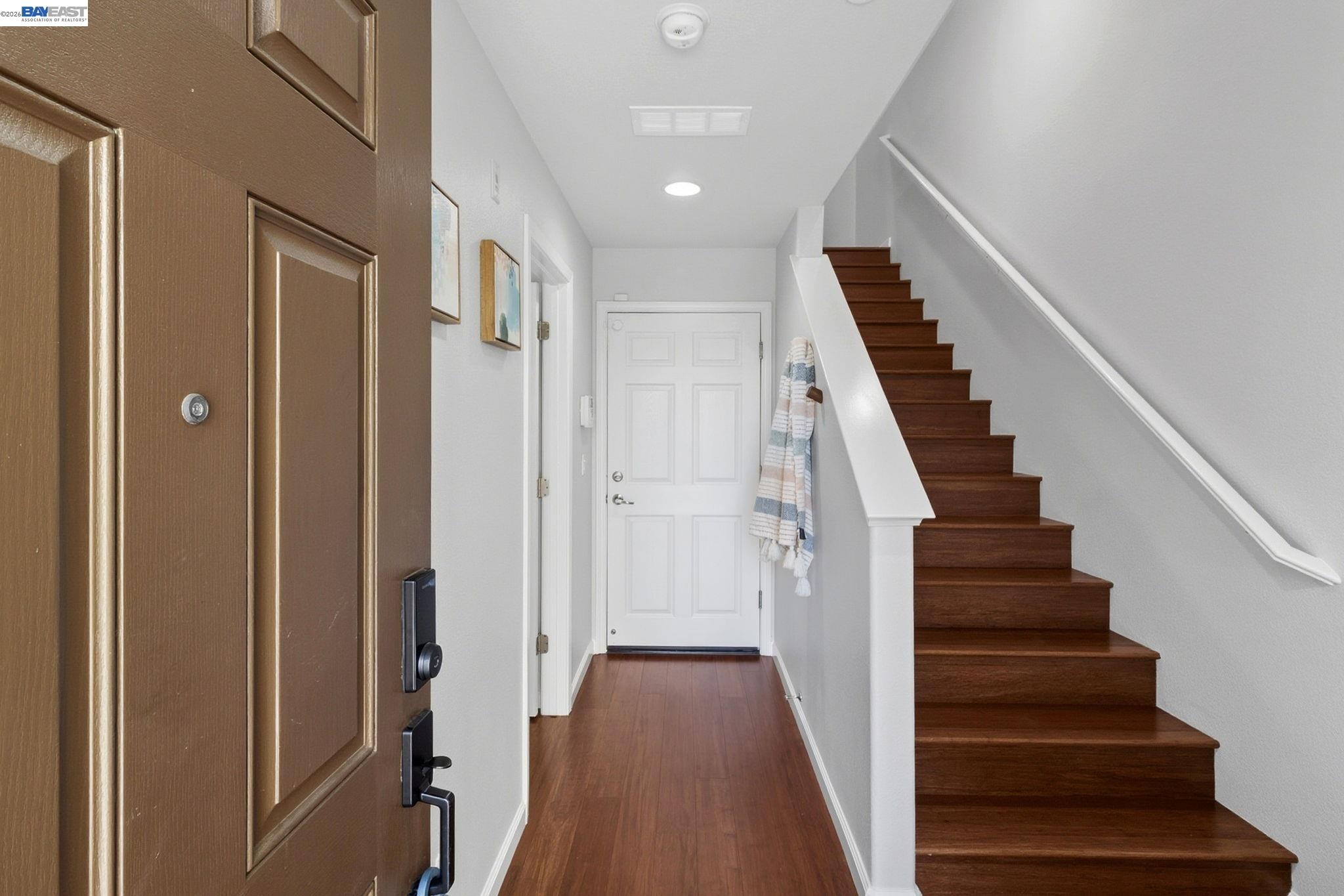 Detail Gallery Image 5 of 57 For 5811 via Lugano, Fremont,  CA 94555 - 3 Beds | 3/1 Baths