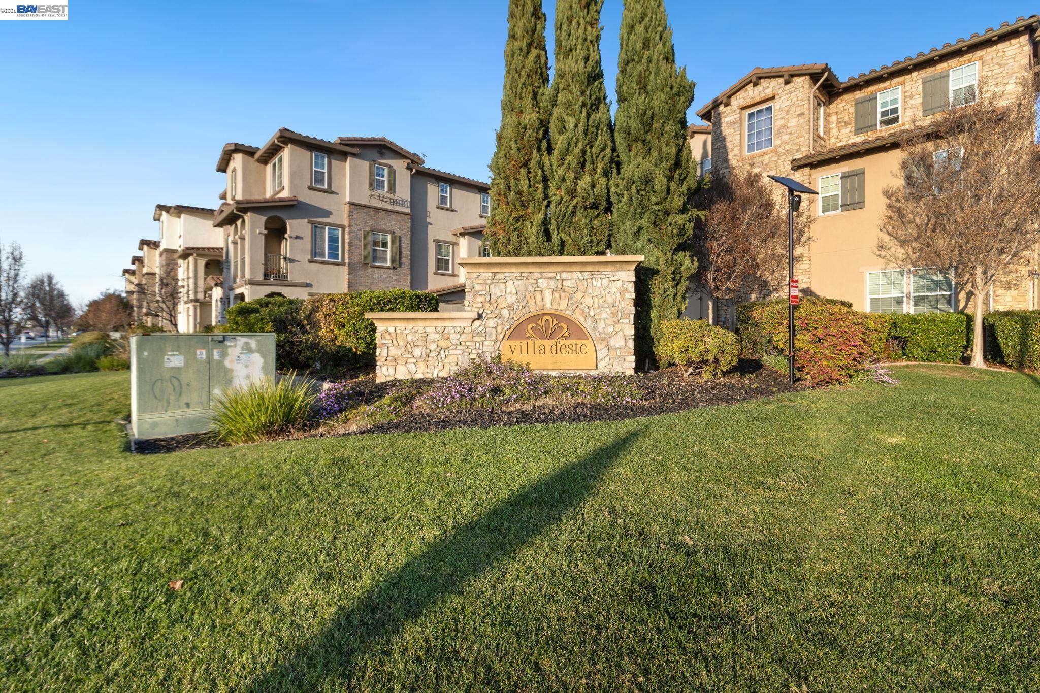 Detail Gallery Image 42 of 57 For 5811 via Lugano, Fremont,  CA 94555 - 3 Beds | 3/1 Baths