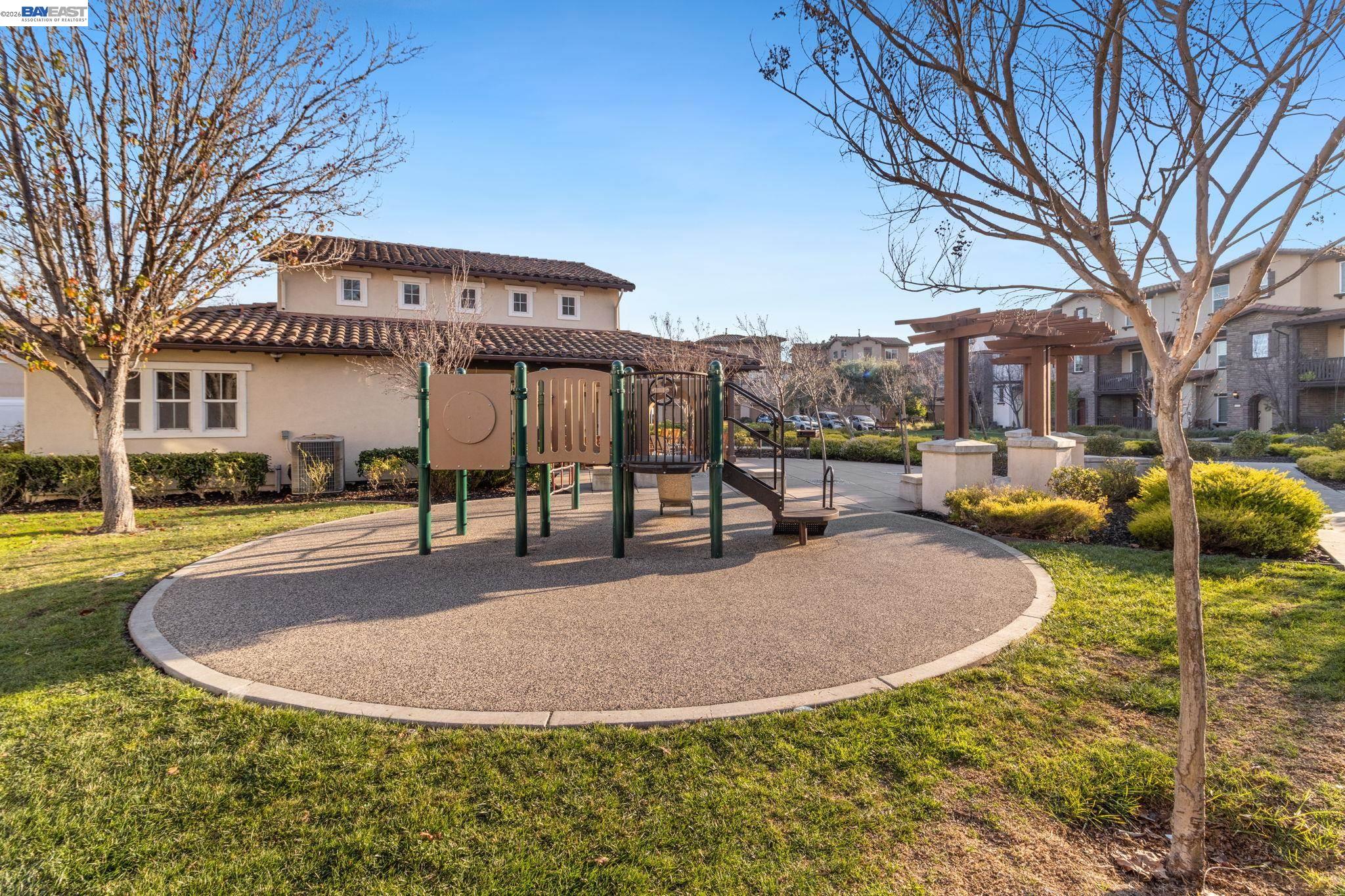 Detail Gallery Image 44 of 57 For 5811 via Lugano, Fremont,  CA 94555 - 3 Beds | 3/1 Baths