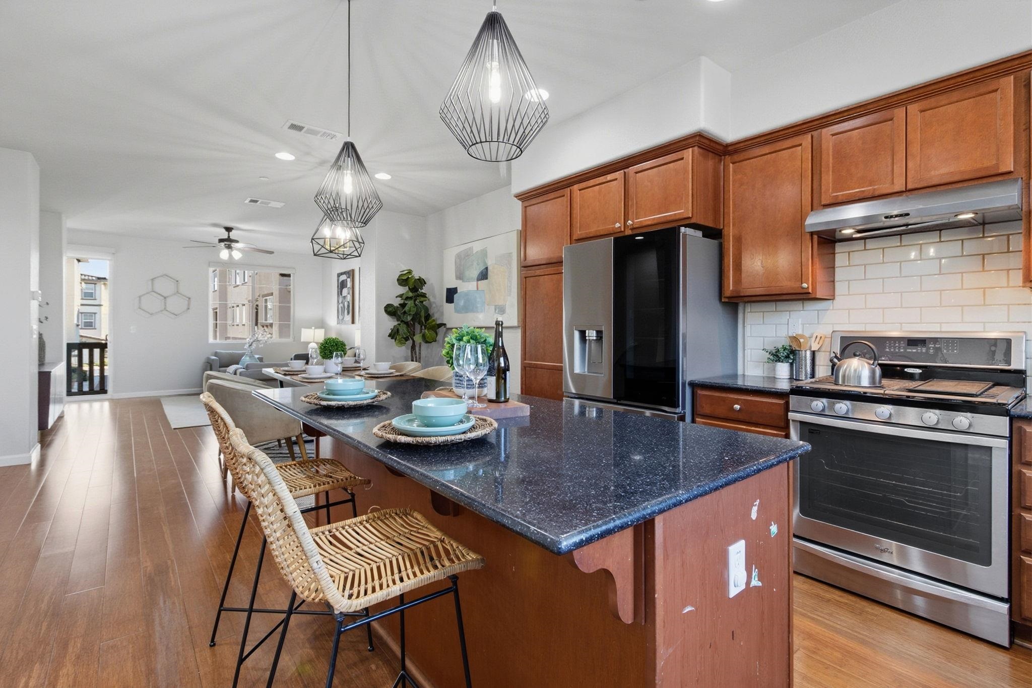 Detail Gallery Image 7 of 57 For 5811 via Lugano, Fremont,  CA 94555 - 3 Beds | 3/1 Baths