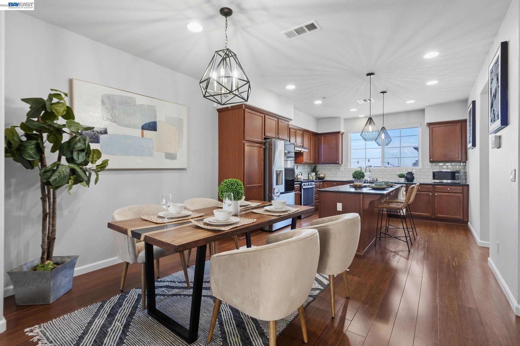 Detail Gallery Image 8 of 57 For 5811 via Lugano, Fremont,  CA 94555 - 3 Beds | 3/1 Baths