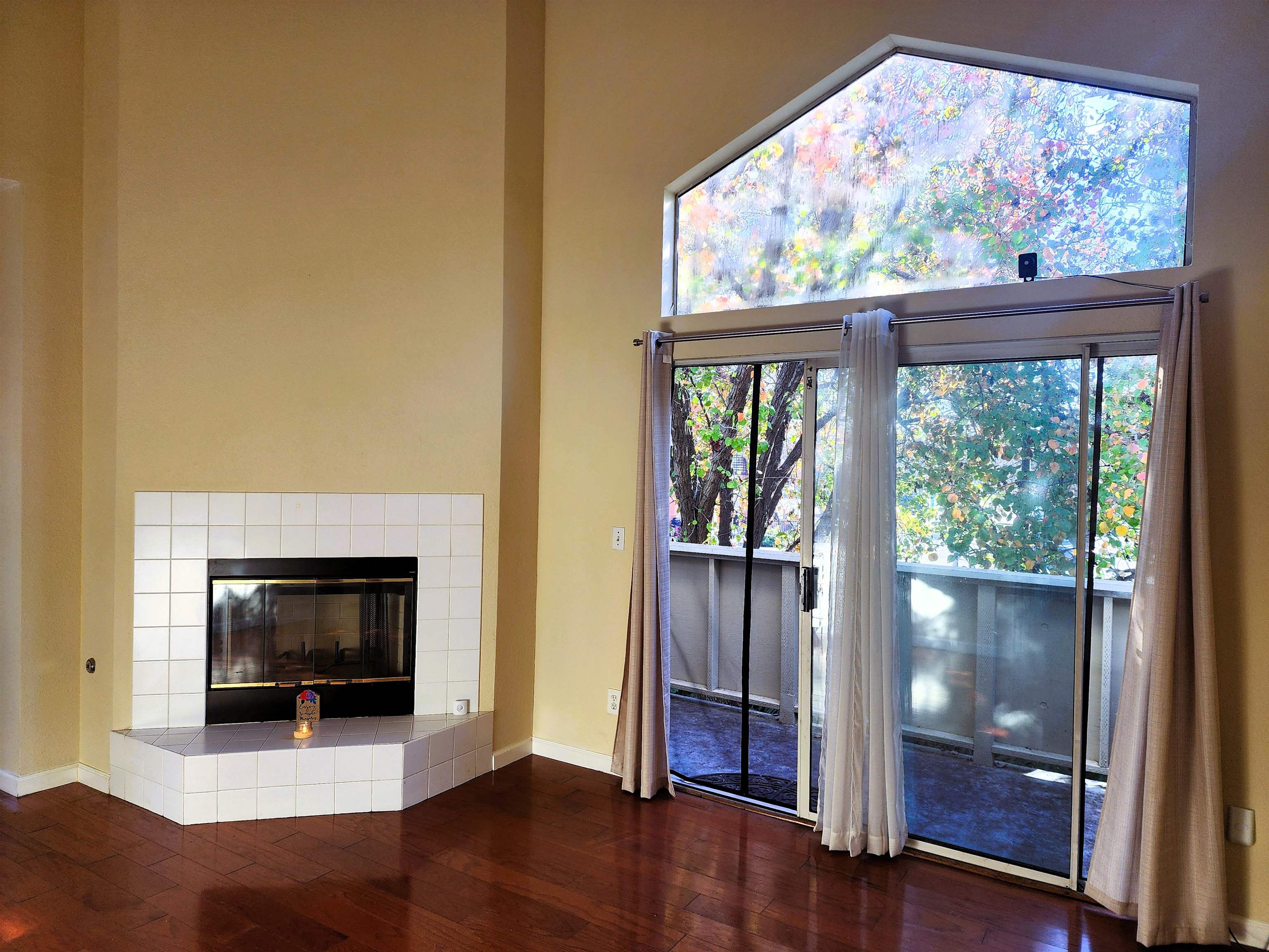 Detail Gallery Image 9 of 26 For 1410 Thrush Ave #3,  –,  CA 94578 - 2 Beds | 2 Baths