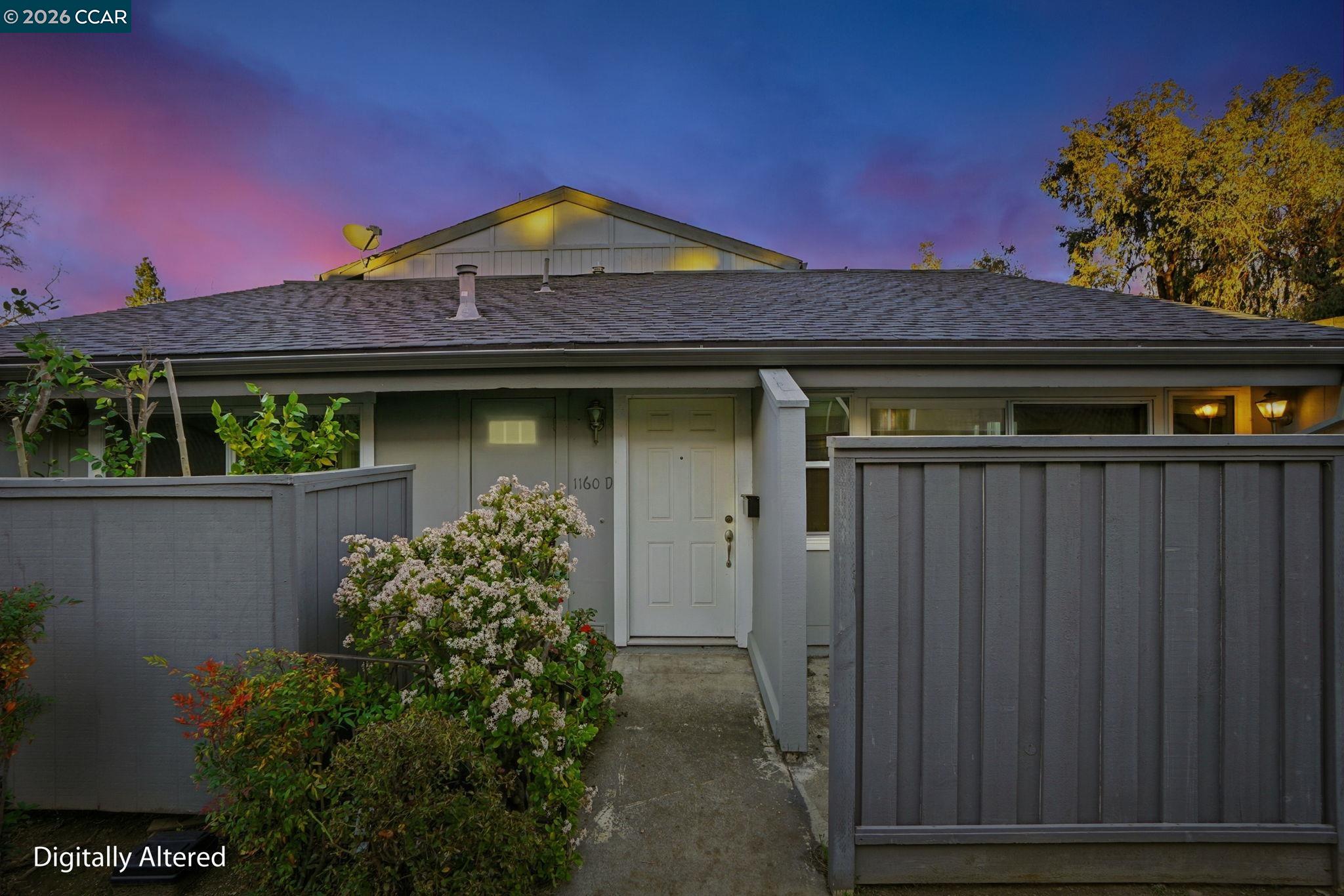 Front Image Thumbnail for CC41121140